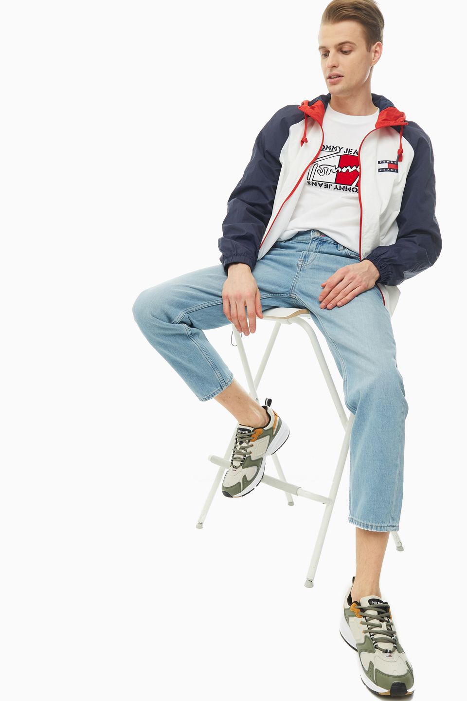 Джинсы мужские Tommy Jeans DM0DM08030 1AJ tommy flag lt bl rig синие 36/32 US, Синий, DM0DM08030 1AJ tommy flag lt bl rig
Джинсы мужские Tommy Jeans DM0DM08030 1AJ tommy flag lt bl rig синие 36/32 US, Синий, DM0DM08030 1AJ tommy flag lt bl rig