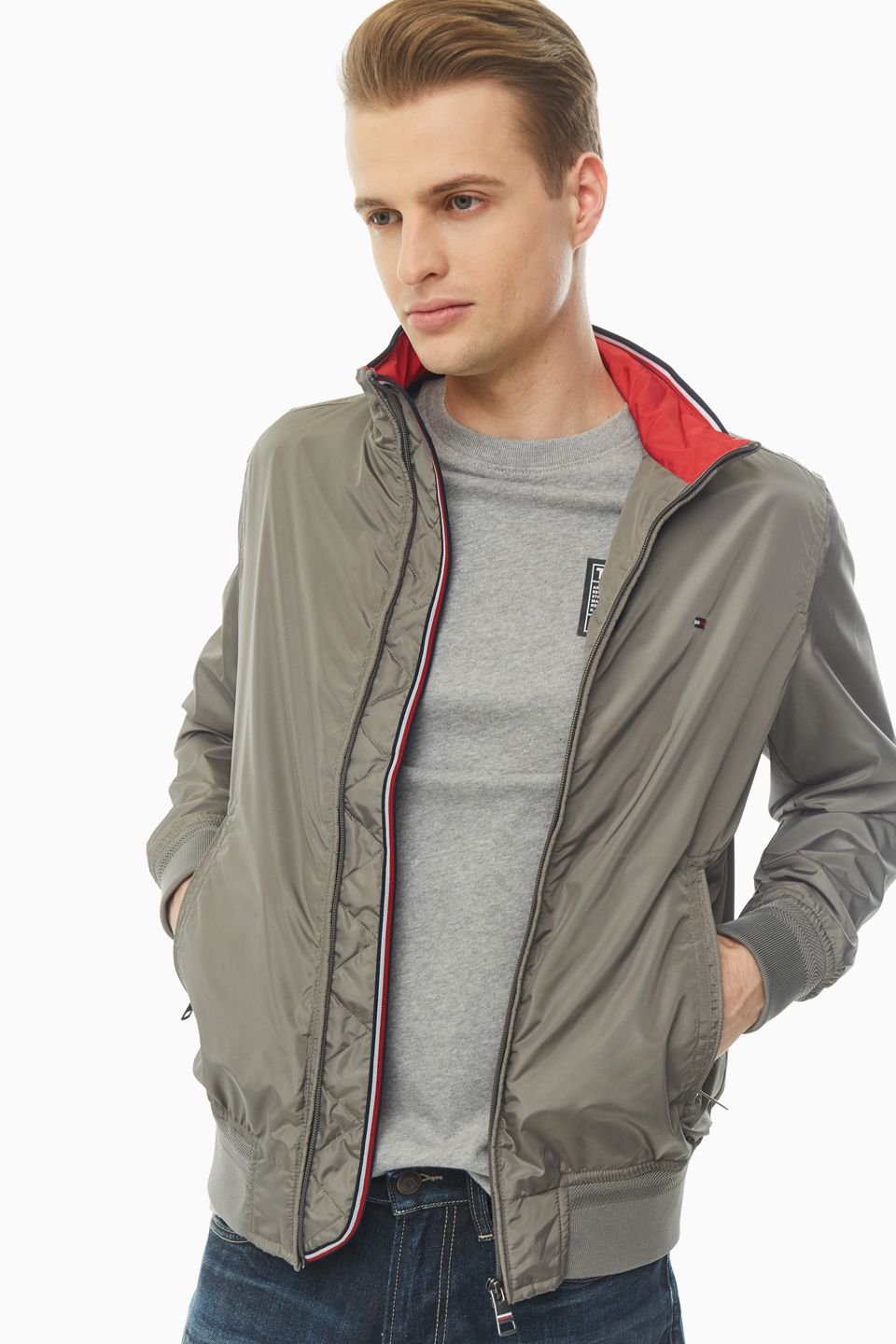 Ветровка мужская Tommy Hilfiger MW0MW12230 PQ8 pewter grey серая M INT, Серый, MW0MW12230 PQ8 pewter grey
Ветровка мужская Tommy Hilfiger MW0MW12230 PQ8 pewter grey серая M INT, Серый, MW0MW12230 PQ8 pewter grey