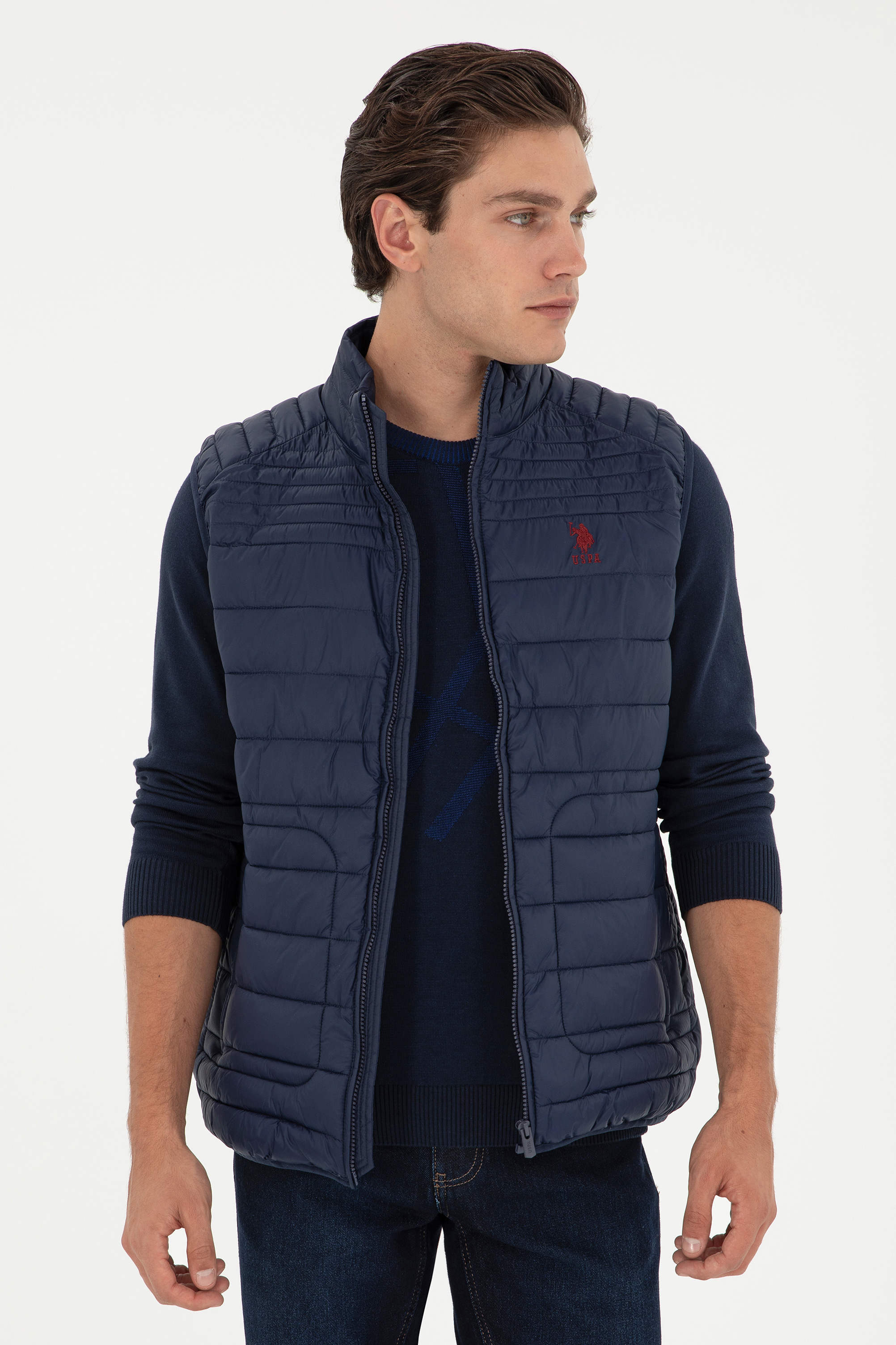Утепленный жилет мужской U.S. POLO Assn. G081SZ0100WONY24K-E синий 52 RU, G081SZ0100WONY24K-E
Утепленный жилет мужской U.S. POLO Assn. G081SZ0100WONY24K-E синий 52 RU, G081SZ0100WONY24K-E
