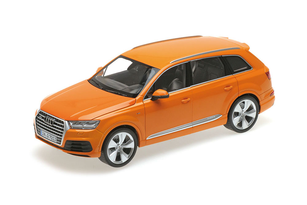 Модель коллекционная MINICHAMPS Audi Q7 2015 orange 
Модель коллекционная MINICHAMPS Audi Q7 2015 orange