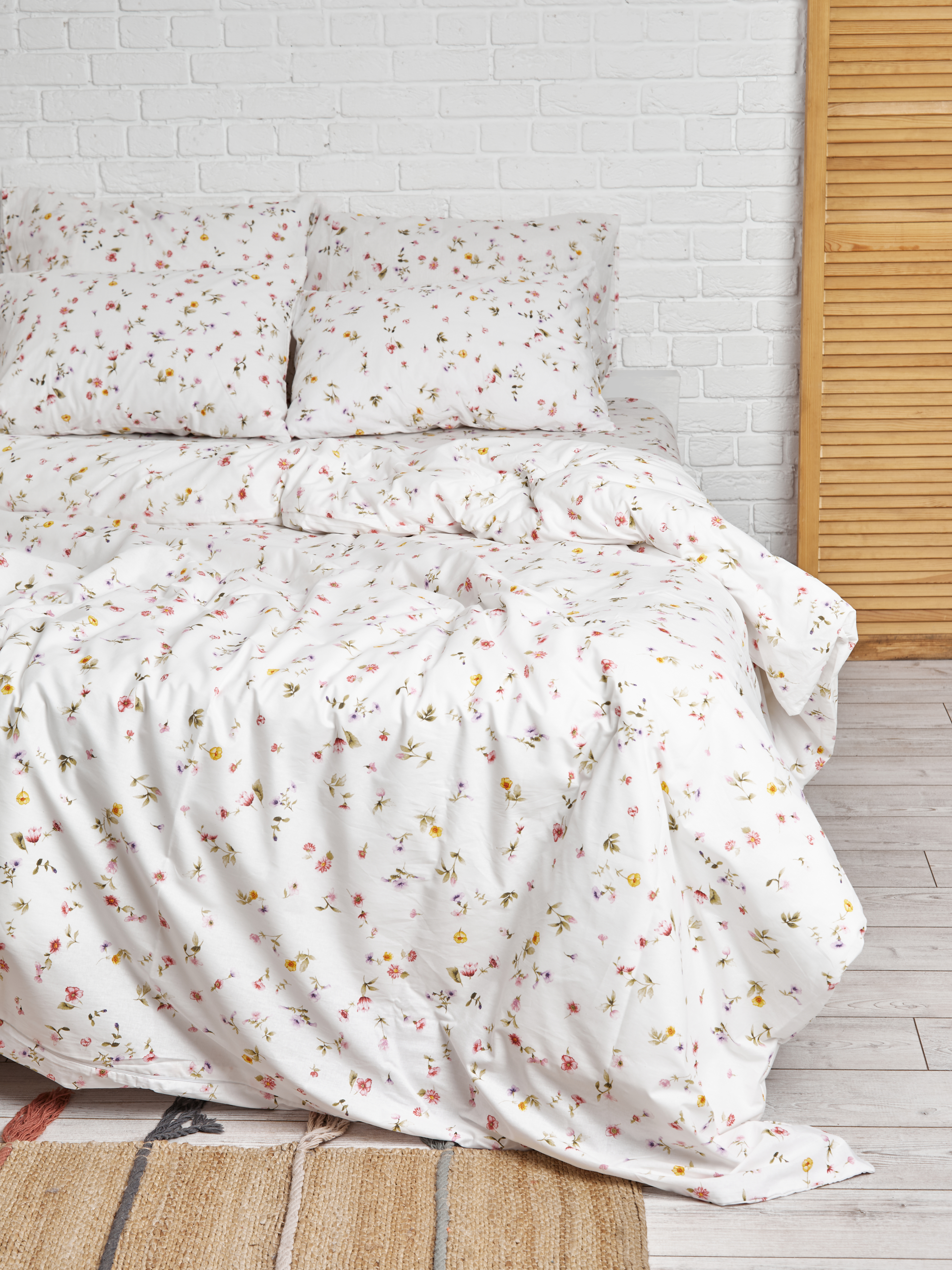 Комплект постельного белья Lili Home Флоренция 1.5 спальный наволочки 70х70, Флоренция
Комплект постельного белья Lili Home Флоренция 1.5 спальный наволочки 70х70, Флоренция