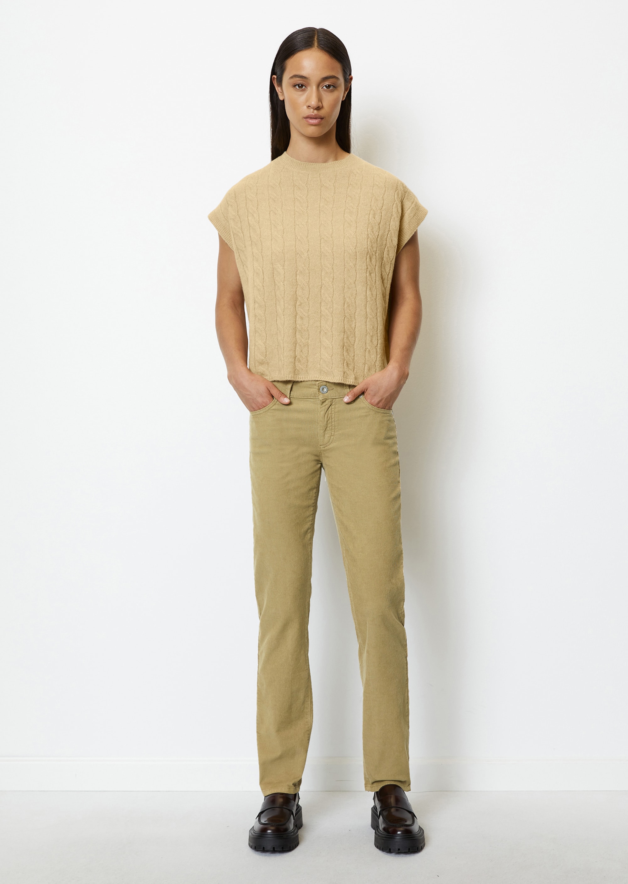 Брюки женские Marc O’Polo 308104211047 коричневые 26/32, Коричневый, 308104211047
Брюки женские Marc O’Polo 308104211047 коричневые 26/32, Коричневый, 308104211047