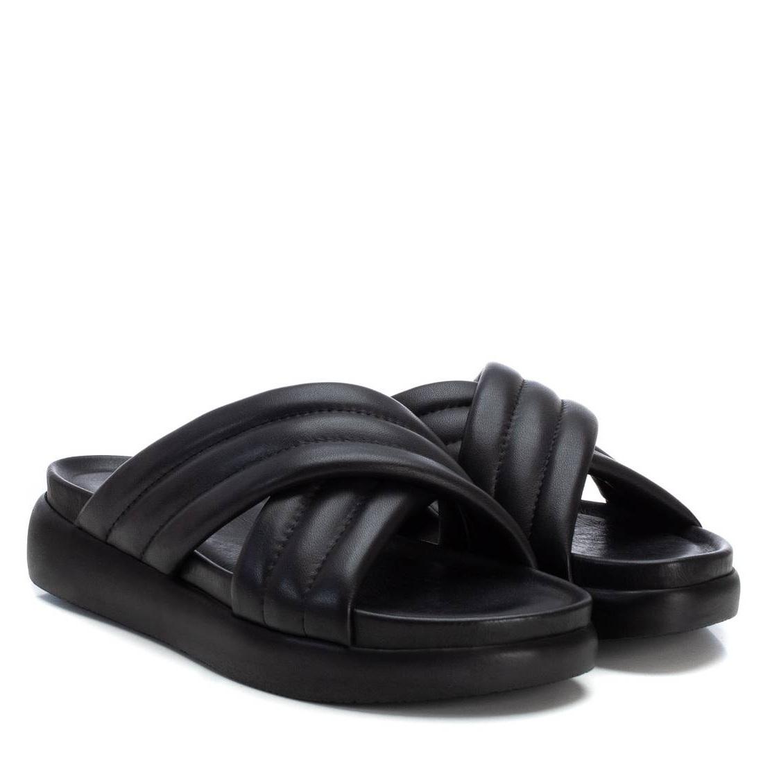 Шлепанцы женские Carmela LEATHER LADIES SANDALS 68586 черные 41 EU, LEATHER LADIES SANDALS 68586
Шлепанцы женские Carmela LEATHER LADIES SANDALS 68586 черные 41 EU, LEATHER LADIES SANDALS 68586