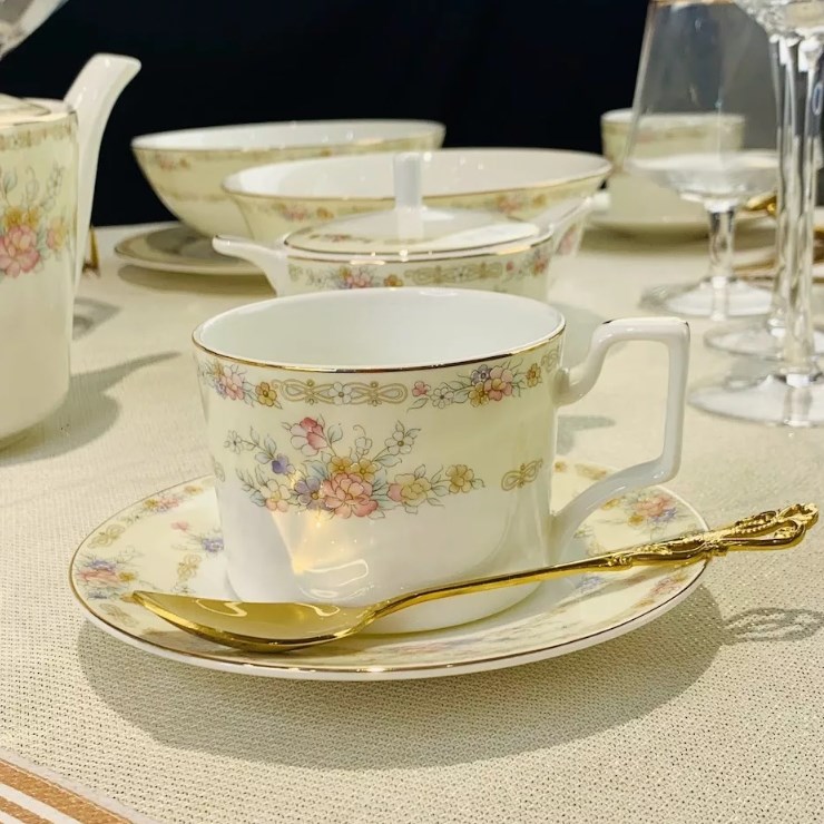 Кофейный набор 12пр. 110 мл FLEUR в под.уп. Костяной фарфор 145-326 118-145-326, Золотистый
Кофейный набор 12пр. 110 мл FLEUR в под.уп. Костяной фарфор 145-326 118-145-326, Золотистый