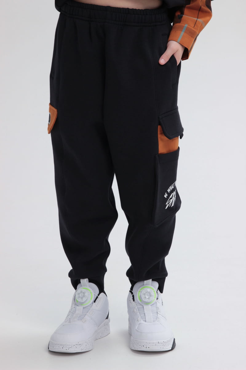 Брюки детские Anta Junior Player a-sports shape, Черный, 170, Junior Player a-sports shape
Брюки детские Anta Junior Player a-sports shape, Черный, 170, Junior Player a-sports shape