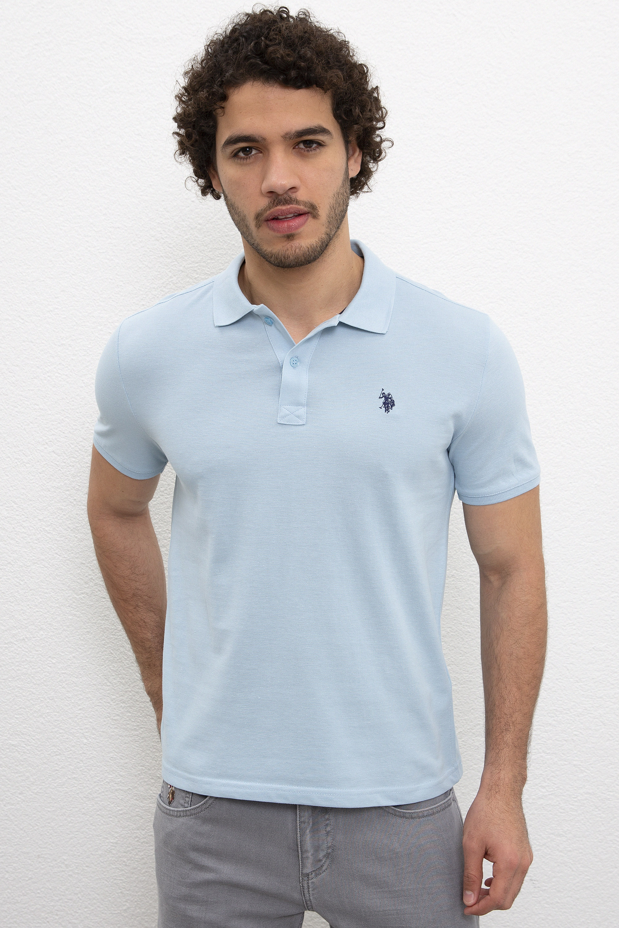 Футболка мужская U.S. POLO Assn. G081GL0110GTP04IY020 голубая XS, G081GL0110GTP04IY020
Футболка мужская U.S. POLO Assn. G081GL0110GTP04IY020 голубая XS, G081GL0110GTP04IY020