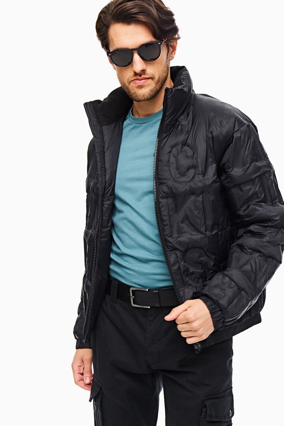 Куртка мужская Calvin Klein Jeans J30J315686.BAE0 черная XXL INT, Черный, J30J315686.BAE0
Куртка мужская Calvin Klein Jeans J30J315686.BAE0 черная XXL INT, Черный, J30J315686.BAE0