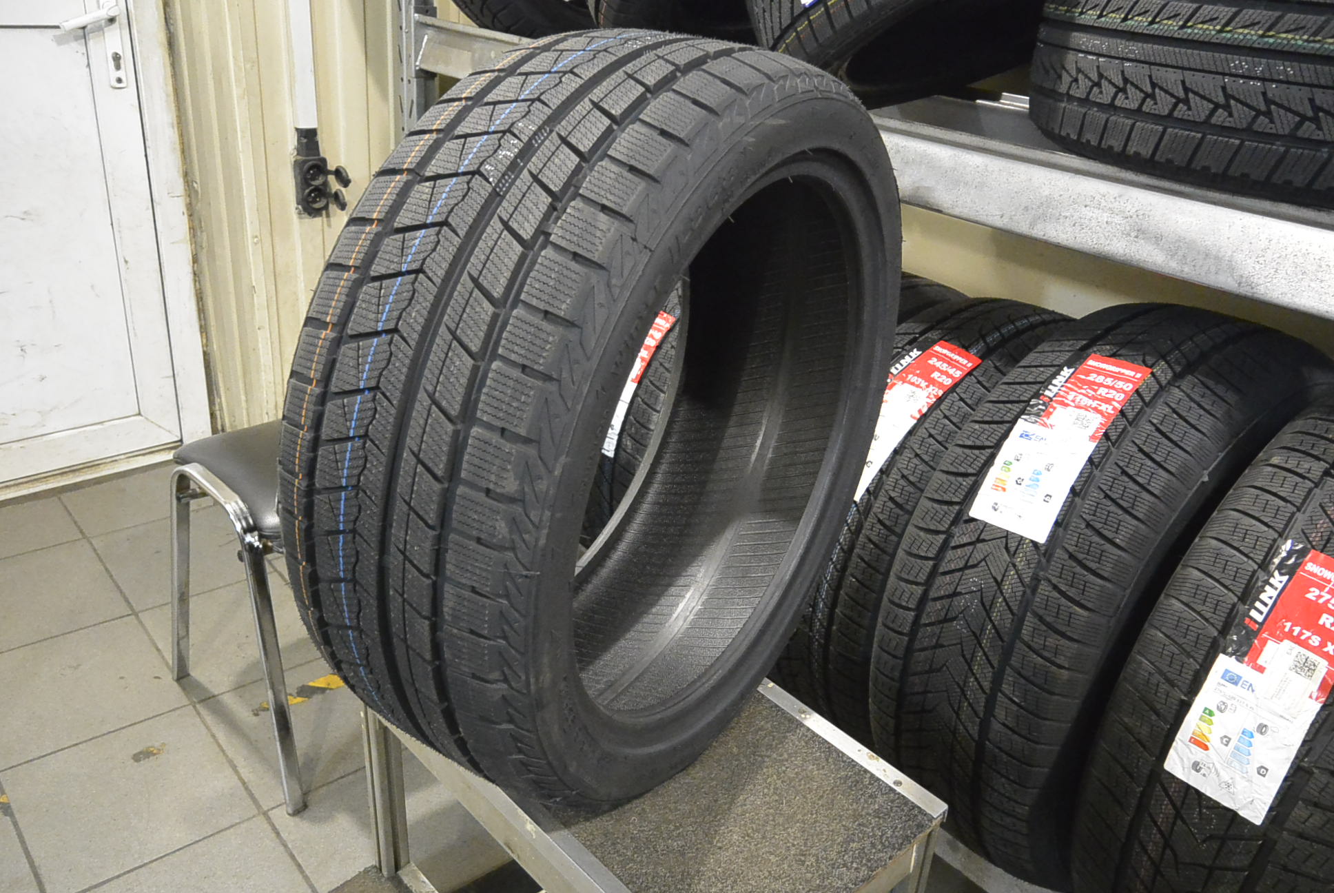 Шина iLINK Winter IL868 225/40 R18 92H XL 2023гв 
Шина iLINK Winter IL868 225/40 R18 92H XL 2023гв