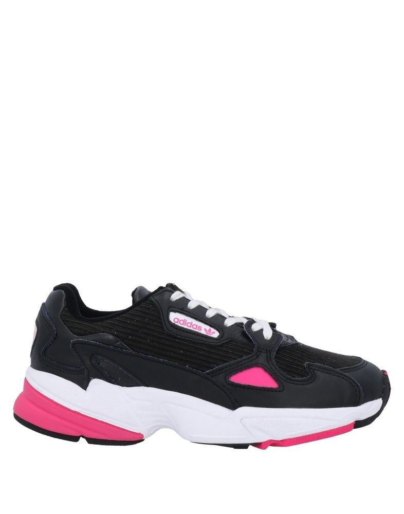 Кроссовки женские Adidas Originals 17008659 черные 36 2/3 EU, Черный, 17008659
Кроссовки женские Adidas Originals 17008659 черные 36 2/3 EU, Черный, 17008659