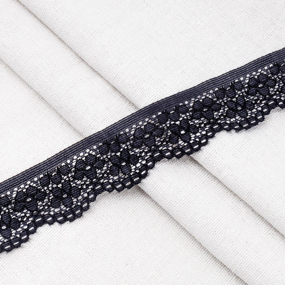 Кружево эластичное Айрис, арт. К009.025, 25мм*50м черный ирис
Кружево эластичное Айрис, арт. К009.025, 25мм*50м черный ирис