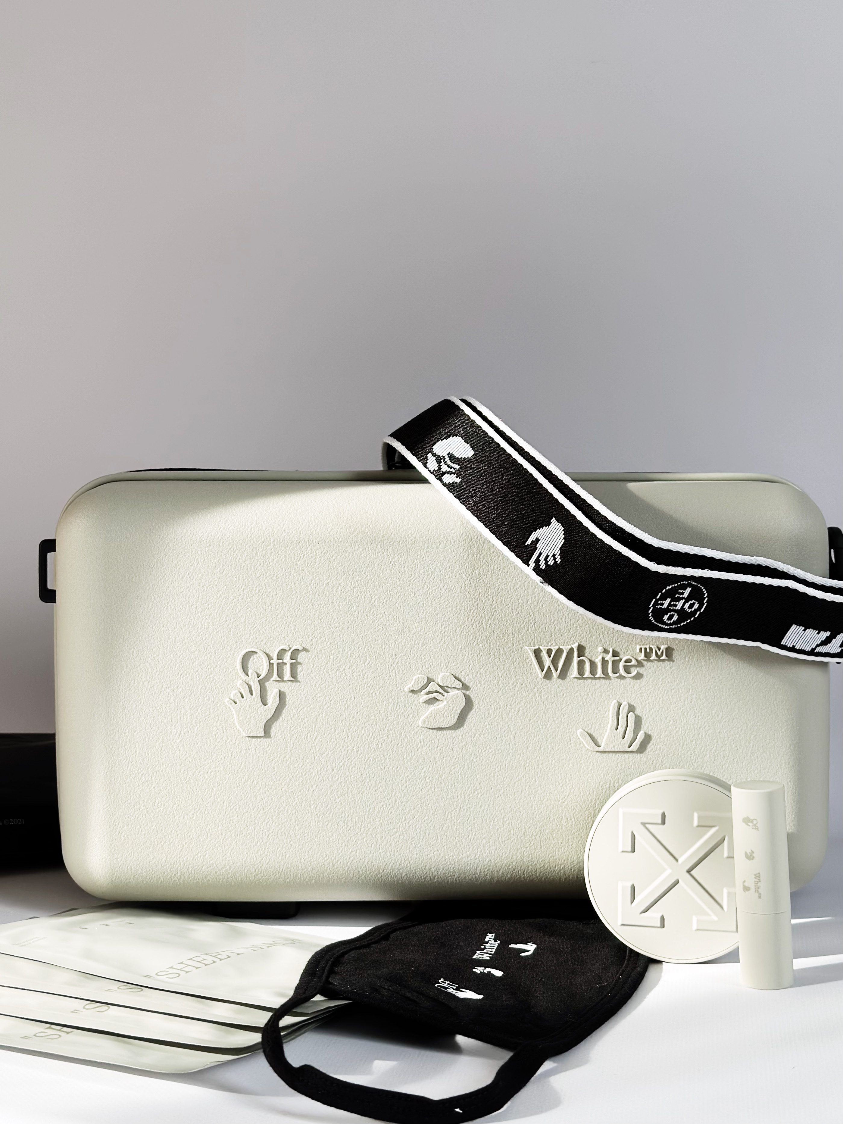 Сумка унисекс OFF-WHITE Amorepacific Protection Box, grey, Серый, Amorepacific Protection Box
Сумка унисекс OFF-WHITE Amorepacific Protection Box, grey, Серый, Amorepacific Protection Box
