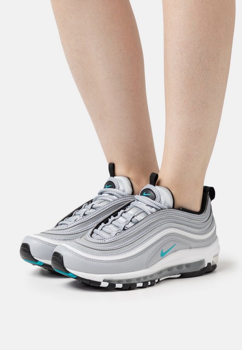 Кроссовки женские Nike Air Max 97 серые 39 EU (доставка из-за рубежа), Серый, Air Max 97
Кроссовки женские Nike Air Max 97 серые 39 EU (доставка из-за рубежа), Серый, Air Max 97