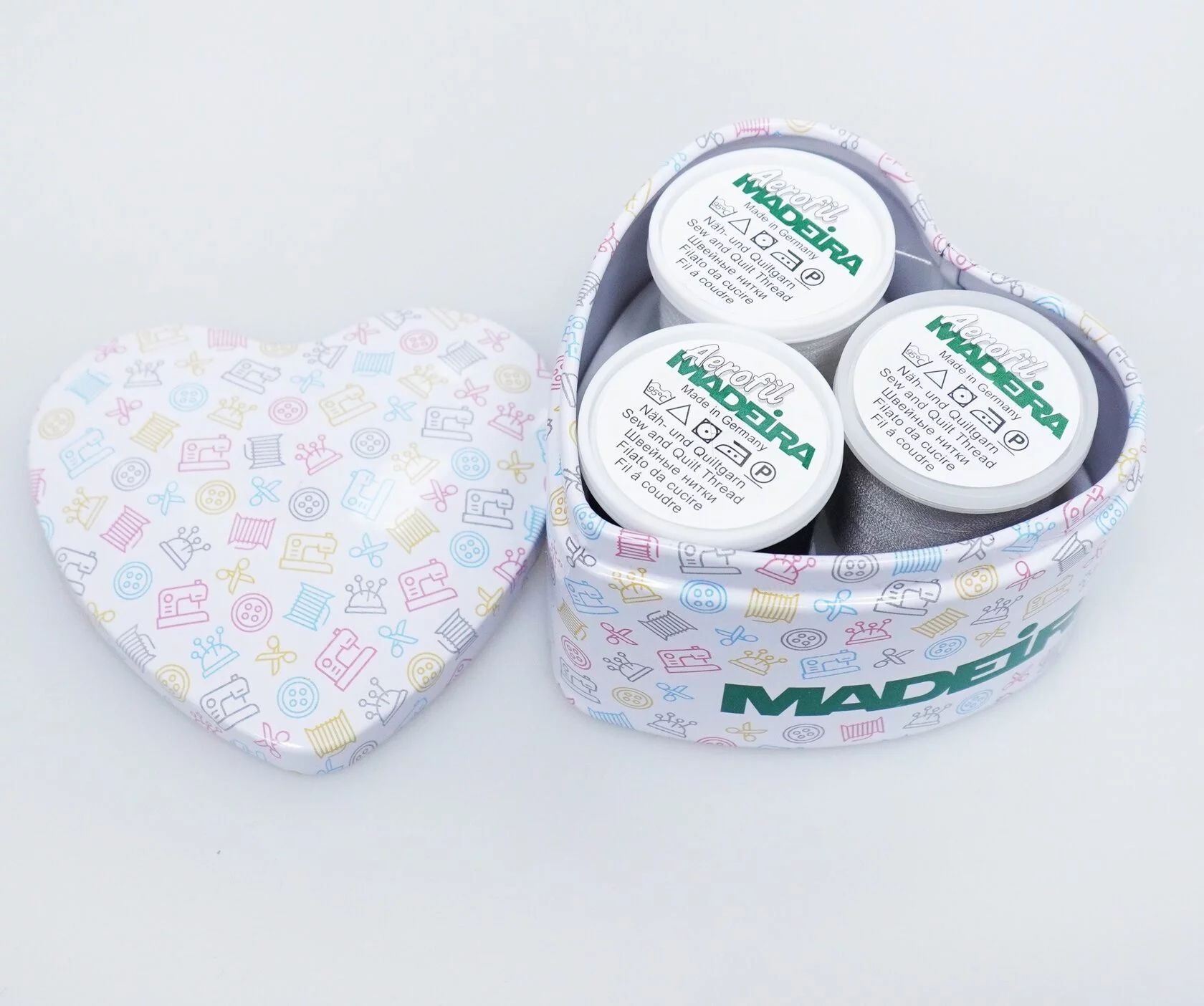 Набор ниток Madeira Heart box (Aerofil №120, 3х100 м.), Разноцветный, Aerofil №120
Набор ниток Madeira Heart box (Aerofil №120, 3х100 м.), Разноцветный, Aerofil №120
