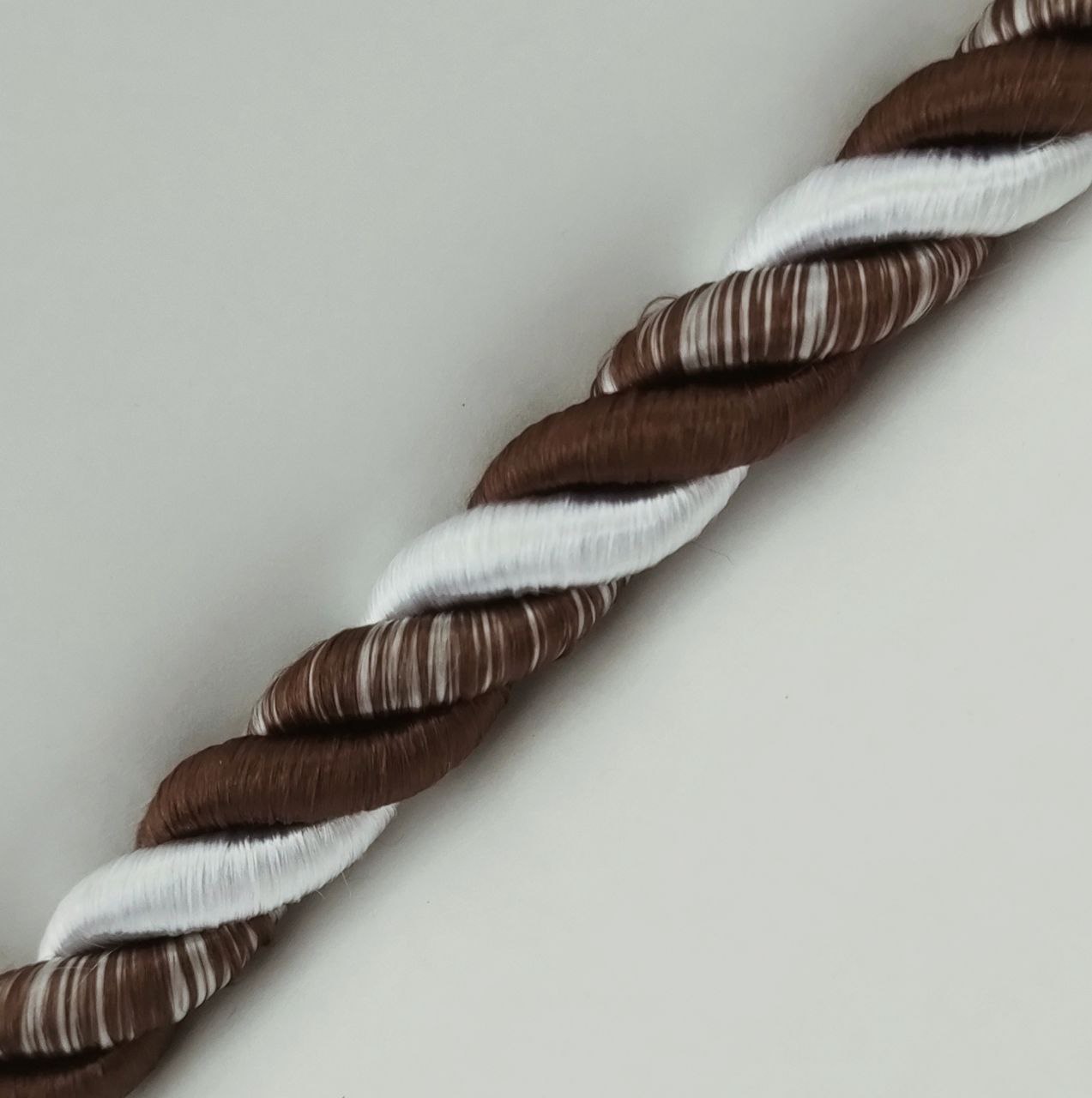 Шнур декоративный idealtex 15Ш-36-2.9 , длина 36 м, диаметр 15 мм, Белый;коричневый, 15ш2.9
Шнур декоративный idealtex 15Ш-36-2.9 , длина 36 м, диаметр 15 мм, Белый;коричневый, 15ш2.9