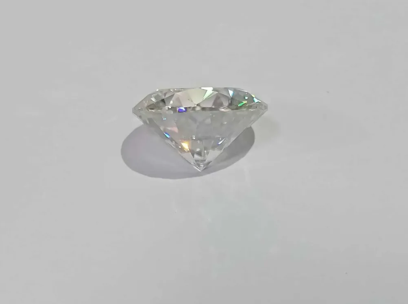 Ограненный Муассанит KurDen 00230 КМ диаметром 8мм Вес 2 Ct Цвет GH, Белый, Бриллиантовая 
Ограненный Муассанит KurDen 00230 КМ диаметром 8мм Вес 2 Ct Цвет GH, Белый, Бриллиантовая