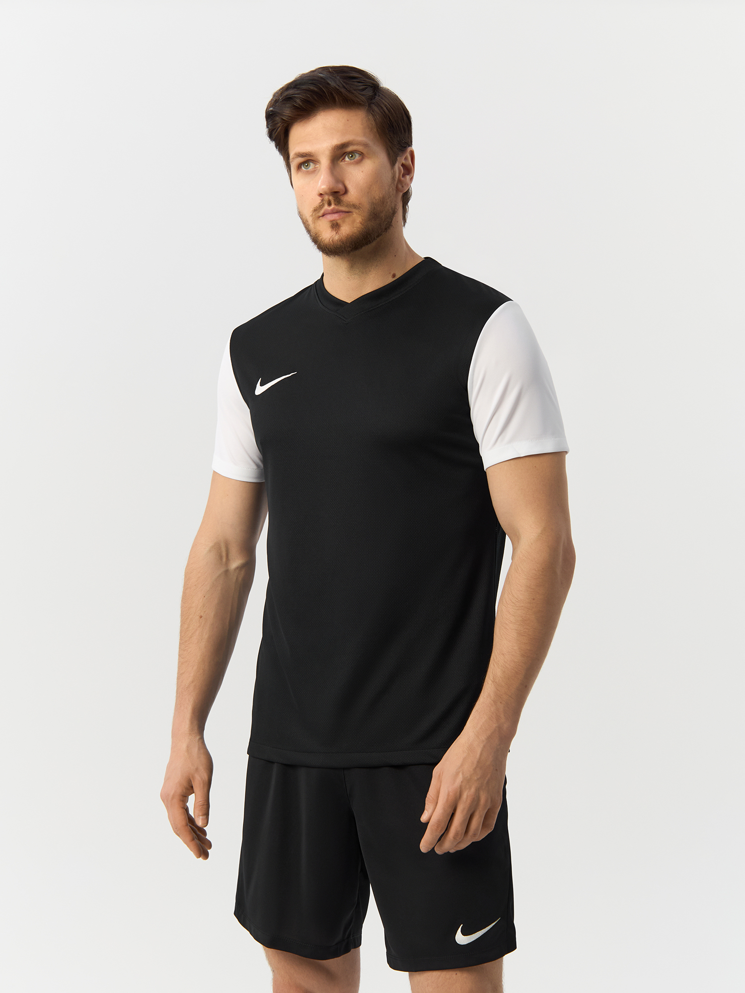 Футболка мужская Nike Tiempo Premier II DH8035-010 черная L INT, Черный, Tiempo Premier II
Футболка мужская Nike Tiempo Premier II DH8035-010 черная L INT, Черный, Tiempo Premier II
