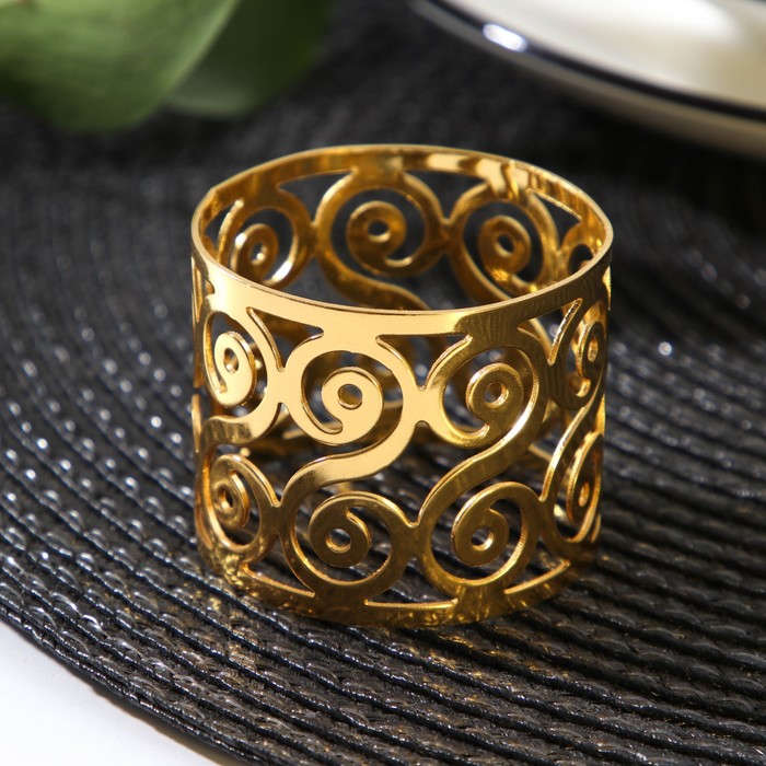 Кольцо для салфетки «Эс», 3,7×4,3×4,3 см, цвет золотой
Кольцо для салфетки «Эс», 3,7×4,3×4,3 см, цвет золотой