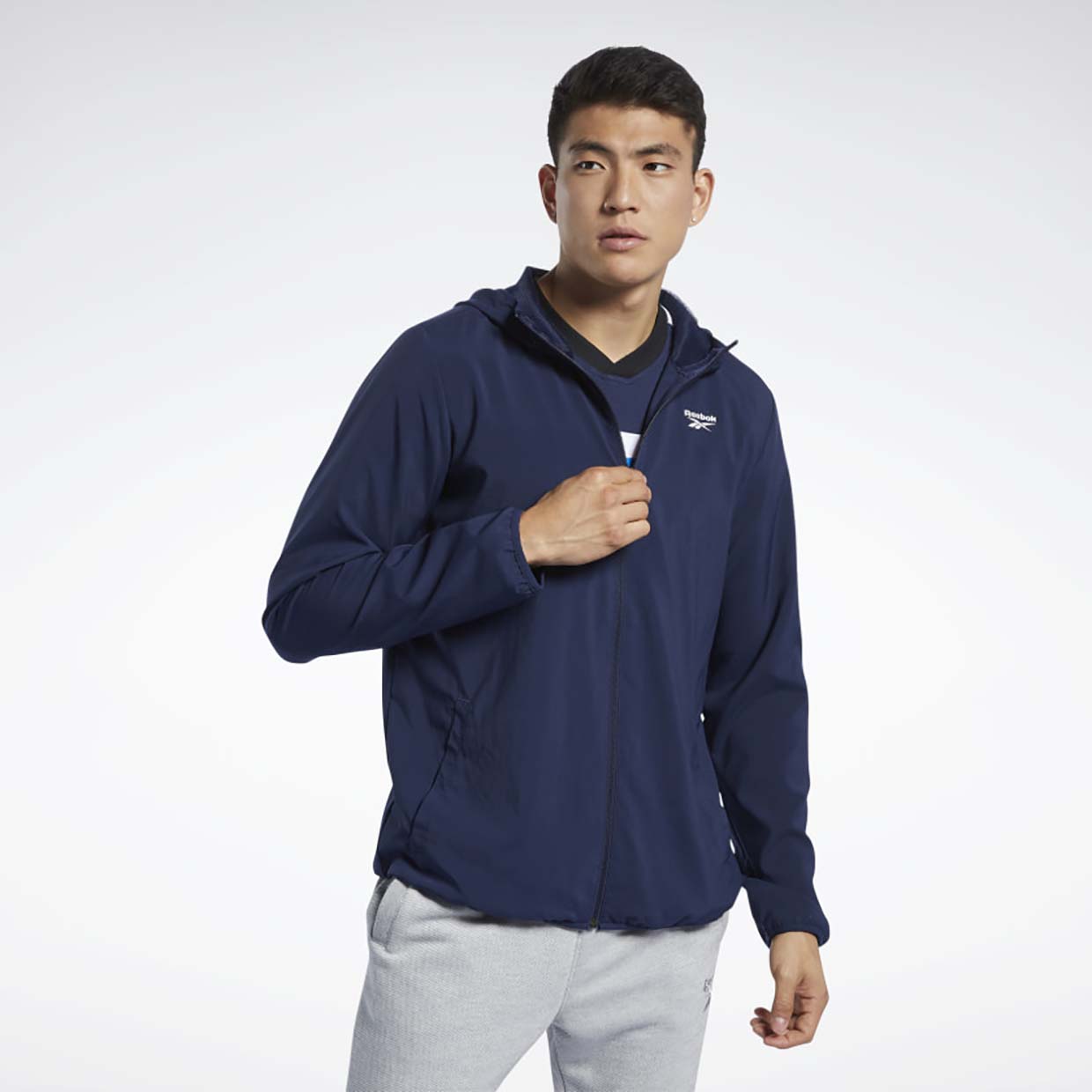 Спортивная ветровка мужская Reebok TE Woven Jacket VECNAV синяя L, Синий, TE Woven Jacket VECNAV
Спортивная ветровка мужская Reebok TE Woven Jacket VECNAV синяя L, Синий, TE Woven Jacket VECNAV