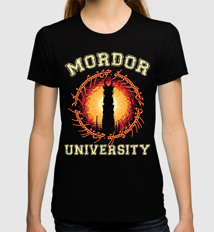 Футболка женская Dream Shirts Властелин Колец - Университет Мордора черная 2XL, Черный, Властелин Колец - Университет Мордора
Футболка женская Dream Shirts Властелин Колец - Университет Мордора черная 2XL, Черный, Властелин Колец - Университет Мордора
