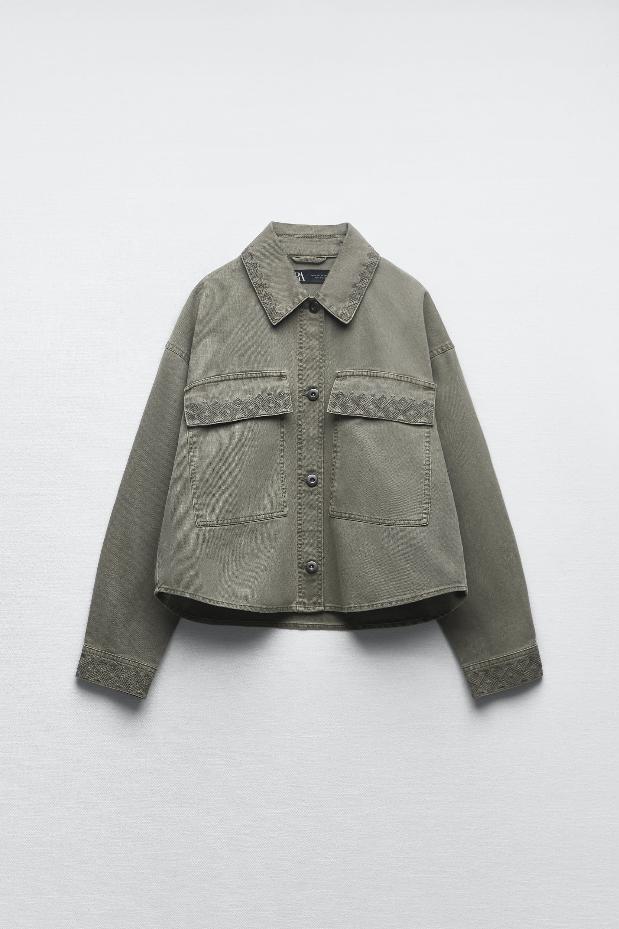Джинсовая куртка женская ZARA 08372038 серая L (доставка из-за рубежа), Серый, 08372038
Джинсовая куртка женская ZARA 08372038 серая L (доставка из-за рубежа), Серый, 08372038