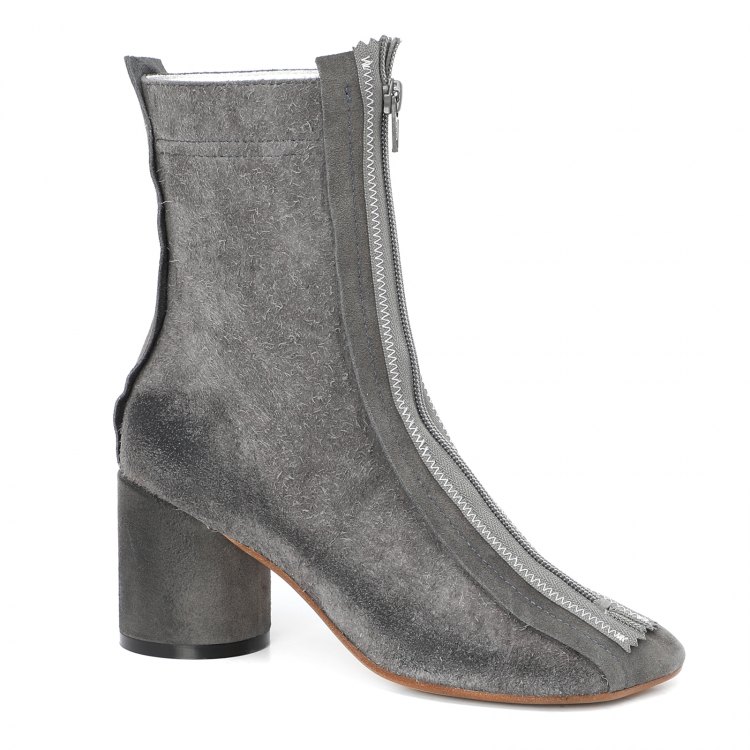 Женские ботильоны MM6 MAISON MARGIELA REVERSED ANATOMIC ANKLE BOOT цв. темно-серый 40 EU, S66WU0069
Женские ботильоны MM6 MAISON MARGIELA REVERSED ANATOMIC ANKLE BOOT цв. темно-серый 40 EU, S66WU0069