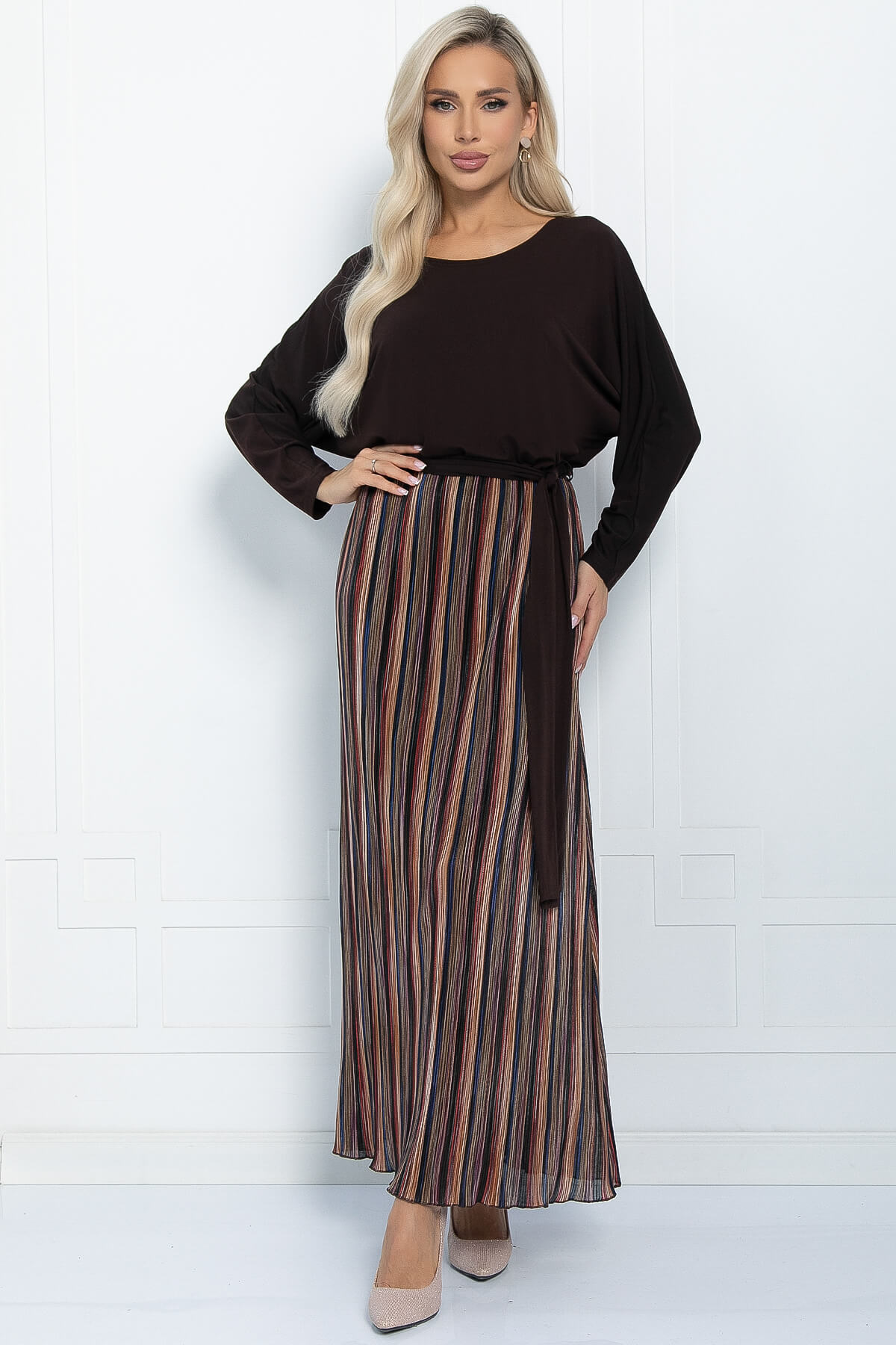 Платье женское LT Collection Королева гофре разноцветное 52 RU, Разноцветный, Королева гофре
Платье женское LT Collection Королева гофре разноцветное 52 RU, Разноцветный, Королева гофре