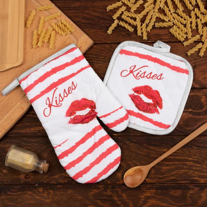 Кухонный набор Доляна Kisses прихватка 17*17 см, варежка-прихватка 26*16 см, 100% п/э, Белый
Кухонный набор Доляна Kisses прихватка 17*17 см, варежка-прихватка 26*16 см, 100% п/э, Белый