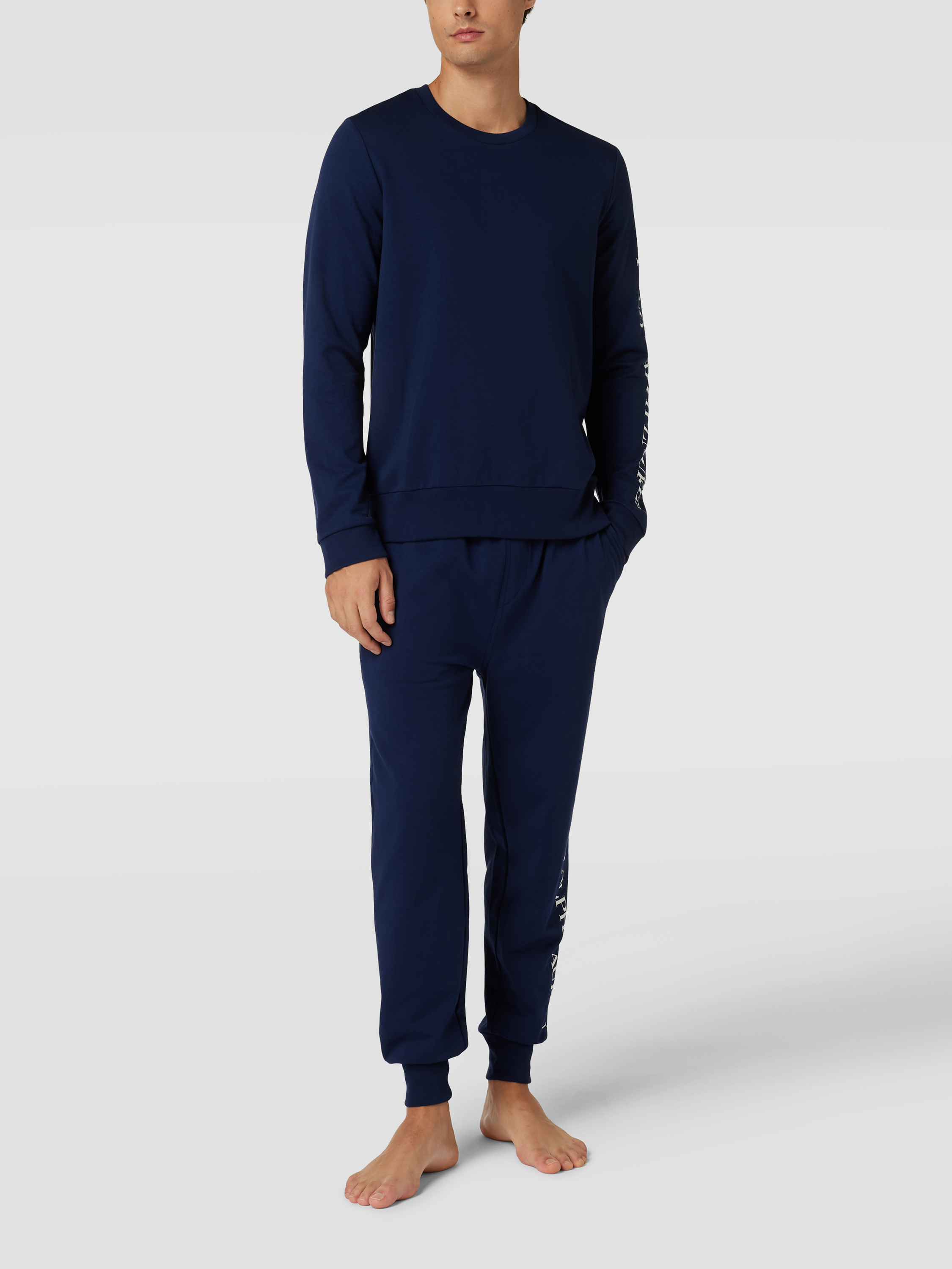 Лонгслив домашний мужской Polo Ralph Lauren 1654076 синий 2XL доставка из-за рубежа, 1654076
Лонгслив домашний мужской Polo Ralph Lauren 1654076 синий 2XL доставка из-за рубежа, 1654076