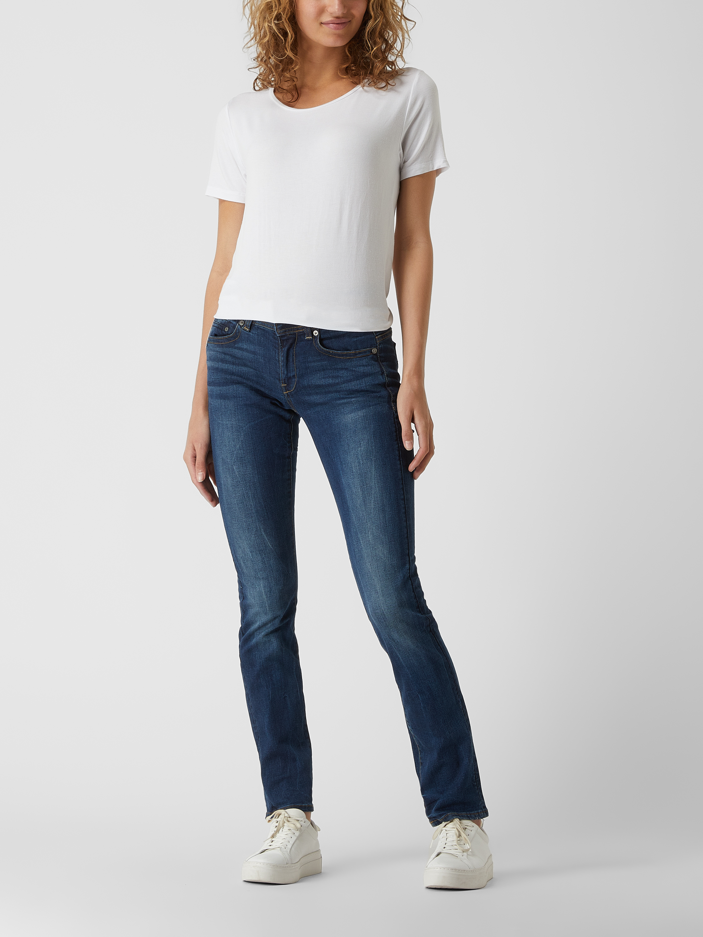 Джинсы женские G-Star Raw 1683182 синие 26/32 доставка из-за рубежа, Синий, 1683182
Джинсы женские G-Star Raw 1683182 синие 26/32 доставка из-за рубежа, Синий, 1683182