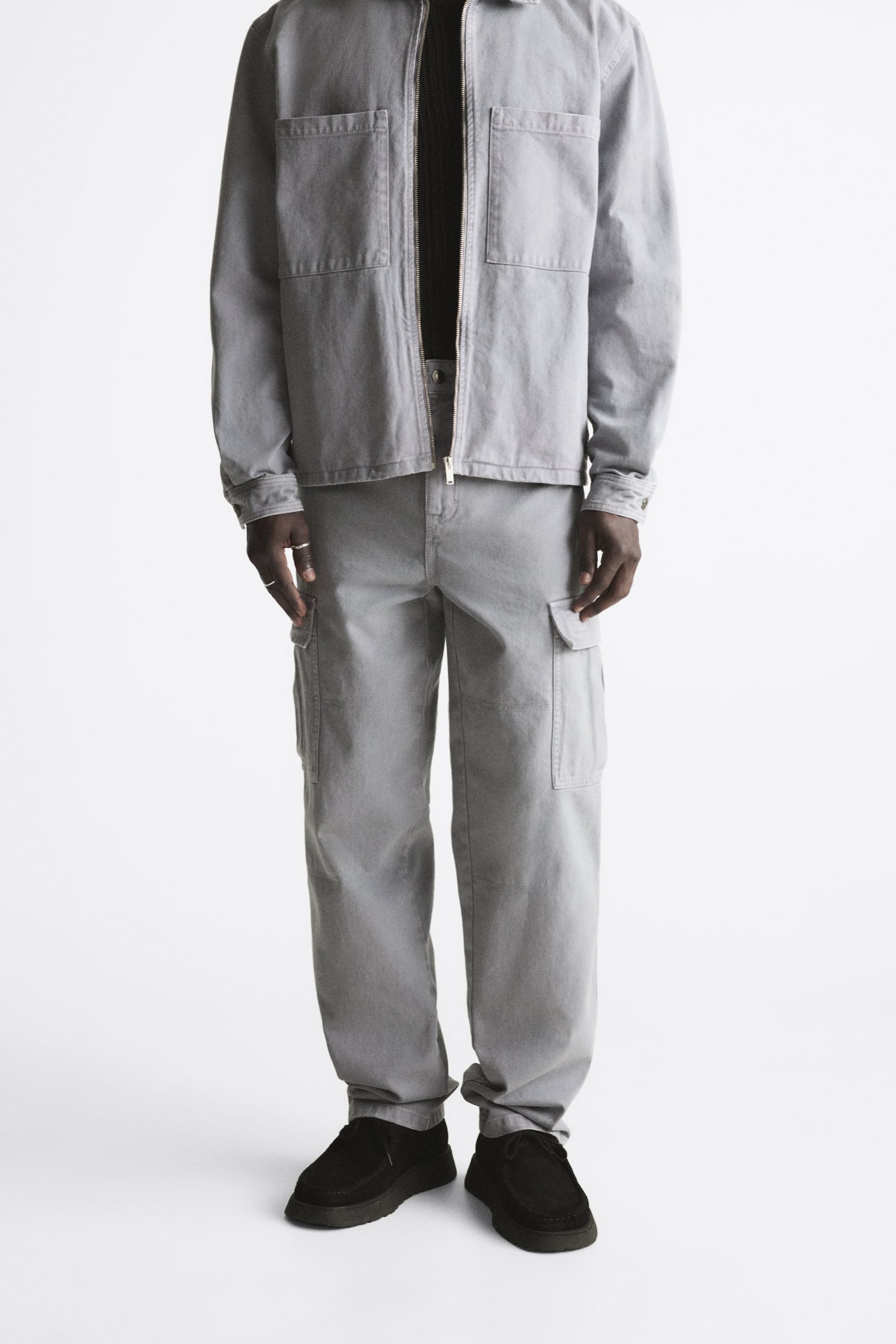 Джинсы мужские ZARA 06917427 фиолетовые 40 RU (доставка из-за рубежа), Фиолетовый, 06917427
Джинсы мужские ZARA 06917427 фиолетовые 40 RU (доставка из-за рубежа), Фиолетовый, 06917427