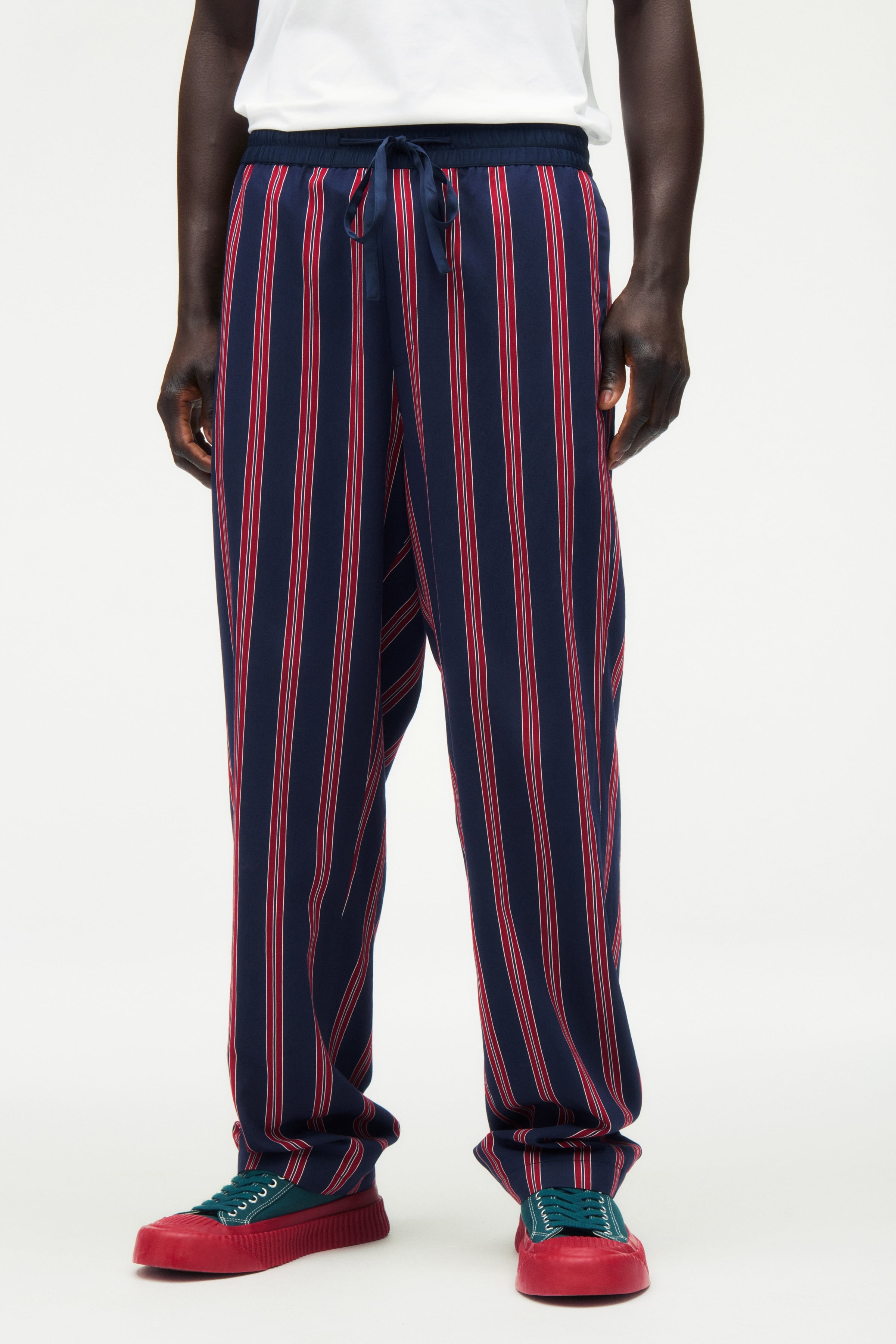 Спортивные брюки мужские ZARA 04290043 разноцветные S (доставка из-за рубежа), Разноцветный, 04290043
Спортивные брюки мужские ZARA 04290043 разноцветные S (доставка из-за рубежа), Разноцветный, 04290043