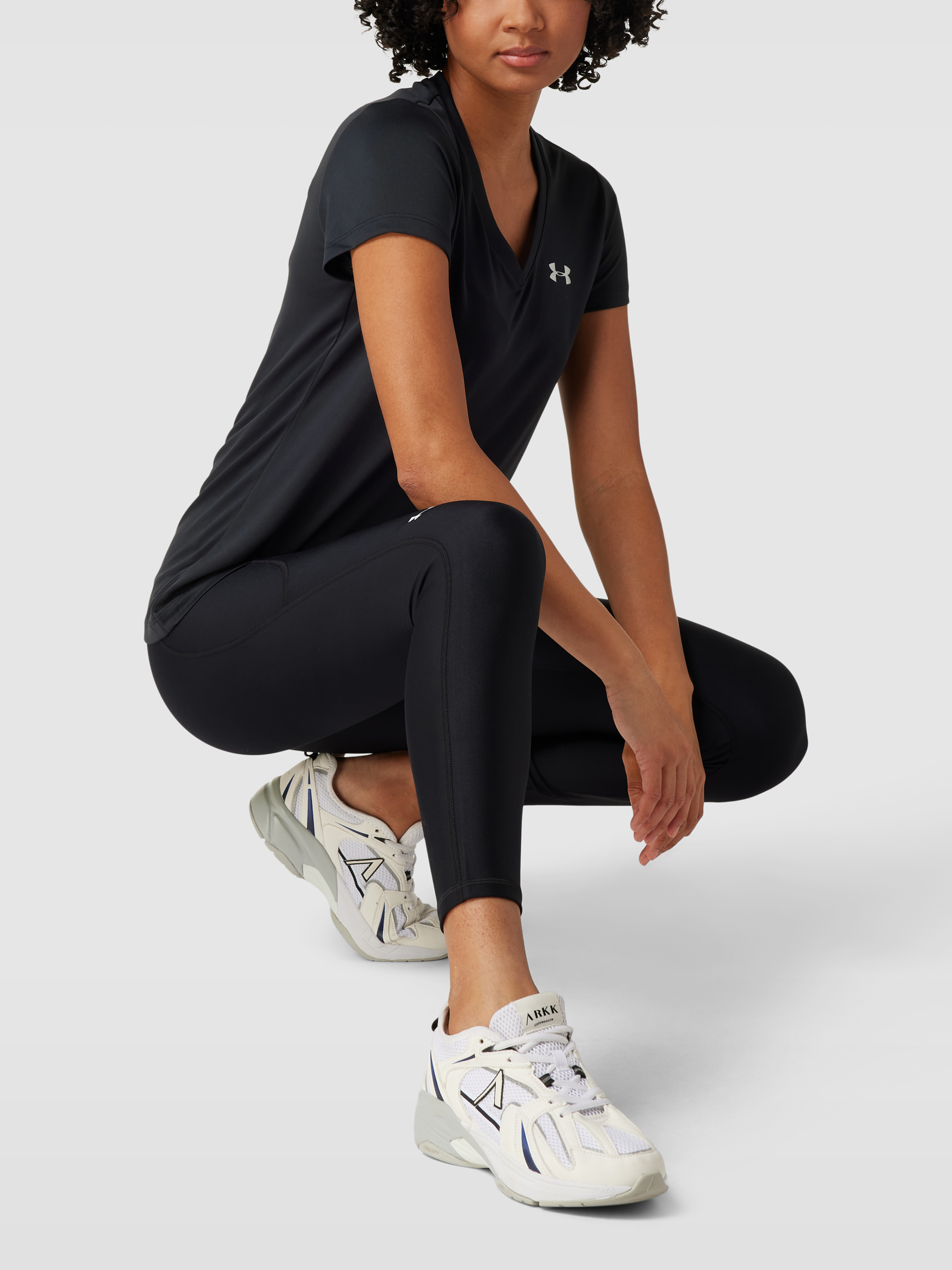 Футболка женская Under Armour 1705766 черная XS доставка из-за рубежа, Черный, 1705766
Футболка женская Under Armour 1705766 черная XS доставка из-за рубежа, Черный, 1705766