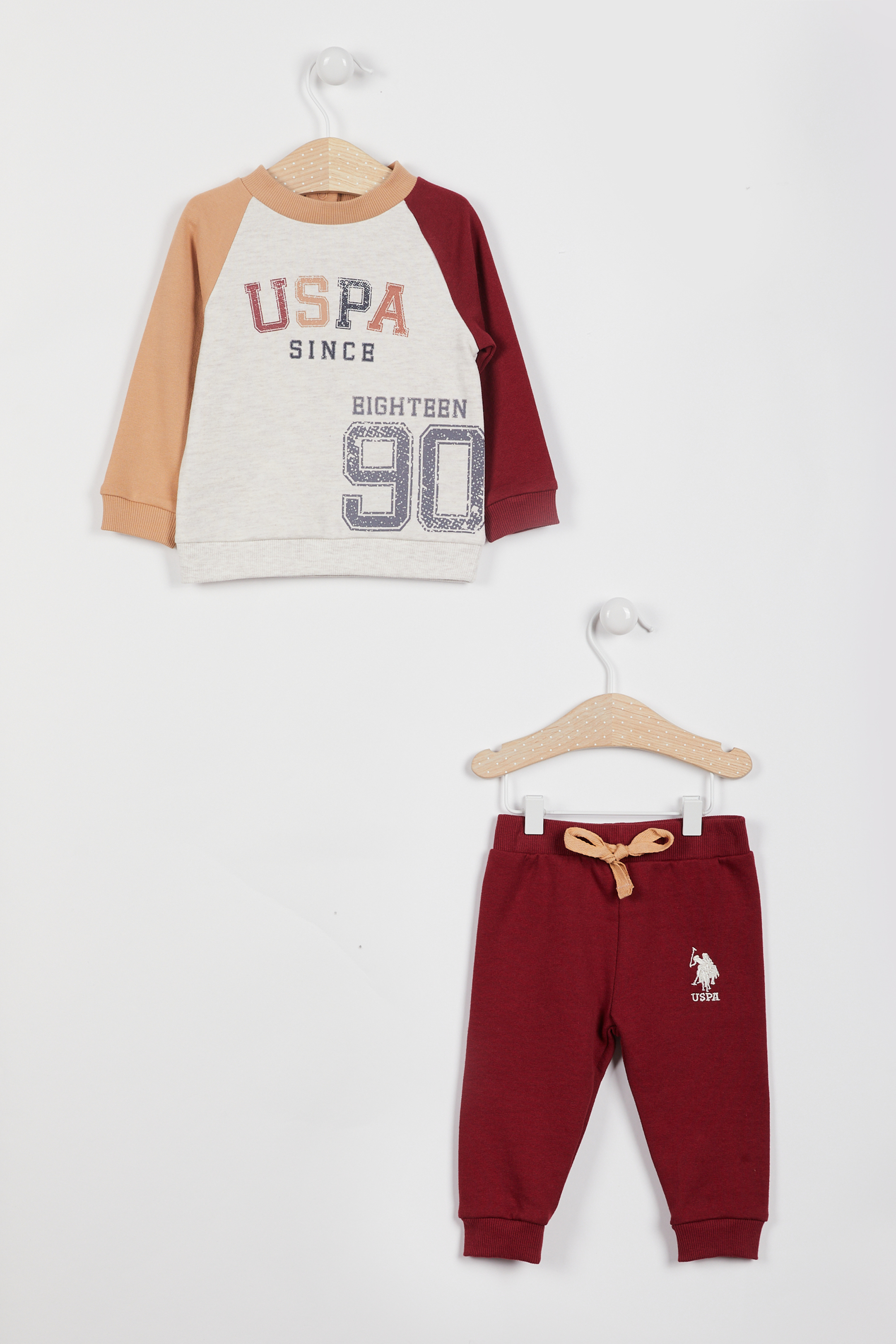 Костюм повседневный US Polo Assn G085SZ0HF0USB831_VR071, кремовый, бордовый, 68, Бежевый;бордовый, G085SZ0HF0USB831_VR071
Костюм повседневный US Polo Assn G085SZ0HF0USB831_VR071, кремовый, бордовый, 68, Бежевый;бордовый, G085SZ0HF0USB831_VR071