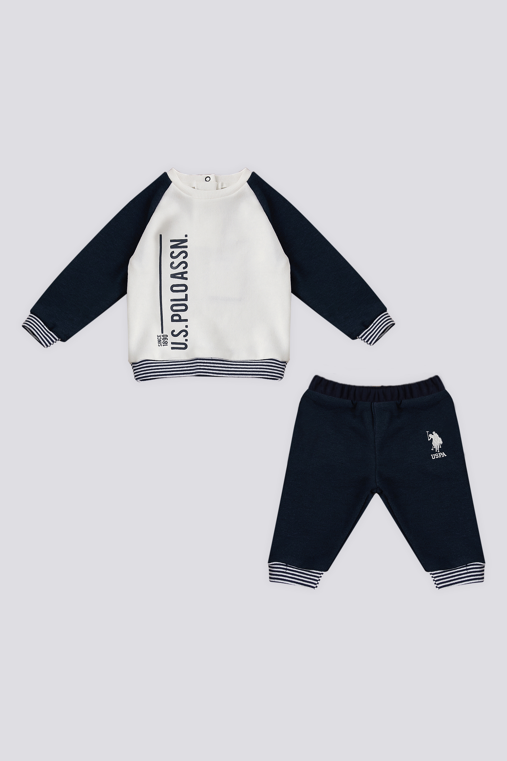 Костюм повседневный US Polo Assn G085SZ0HF0USB1525_VR071, кремовый, темно-синий, 68, Бежевый;синий, G085SZ0HF0USB1525_VR071
Костюм повседневный US Polo Assn G085SZ0HF0USB1525_VR071, кремовый, темно-синий, 68, Бежевый;синий, G085SZ0HF0USB1525_VR071