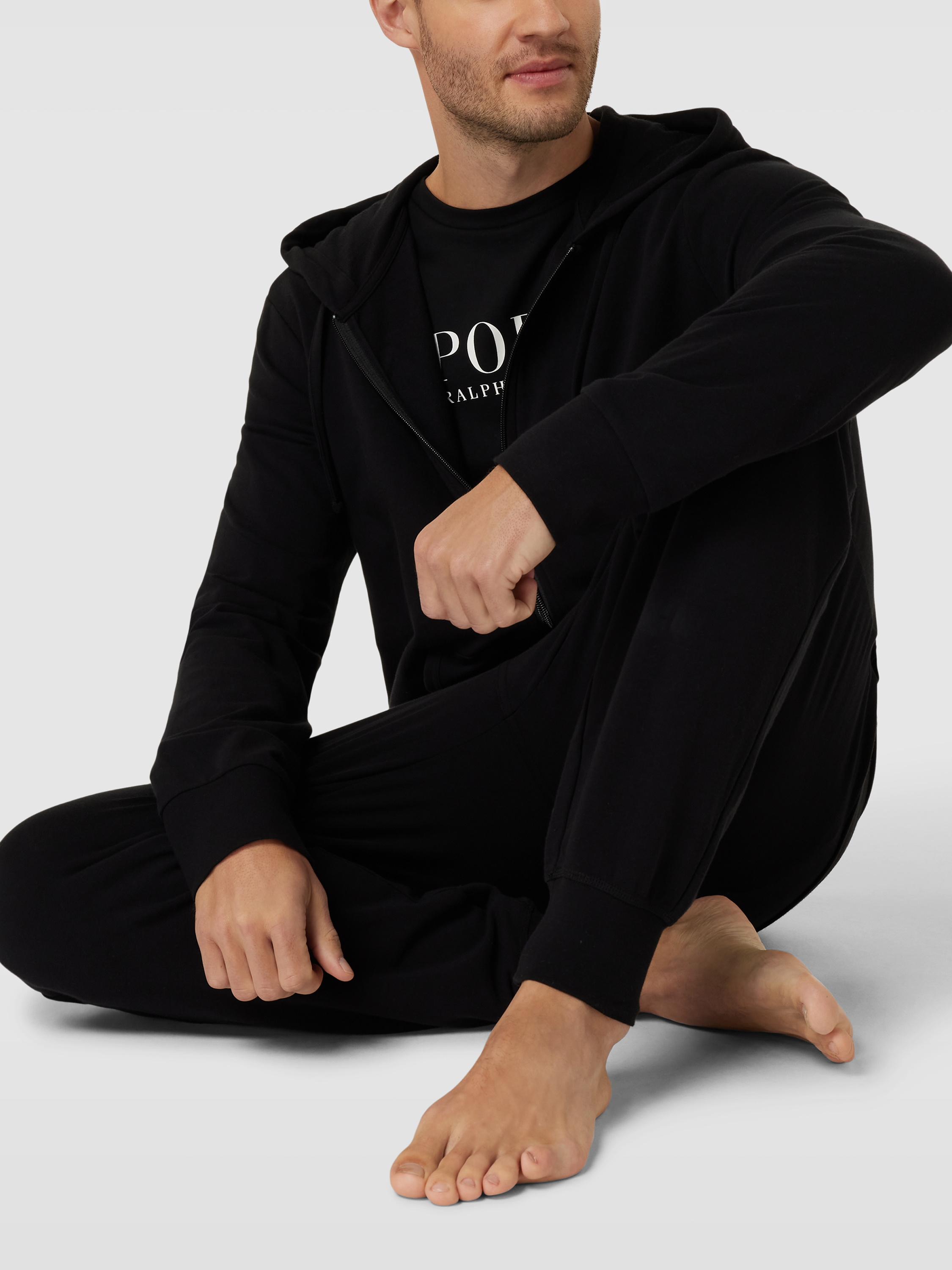 Брюки домашние мужские Polo Ralph Lauren 1713684 черные 2XL доставка из-за рубежа, Черный, 1713684
Брюки домашние мужские Polo Ralph Lauren 1713684 черные 2XL доставка из-за рубежа, Черный, 1713684