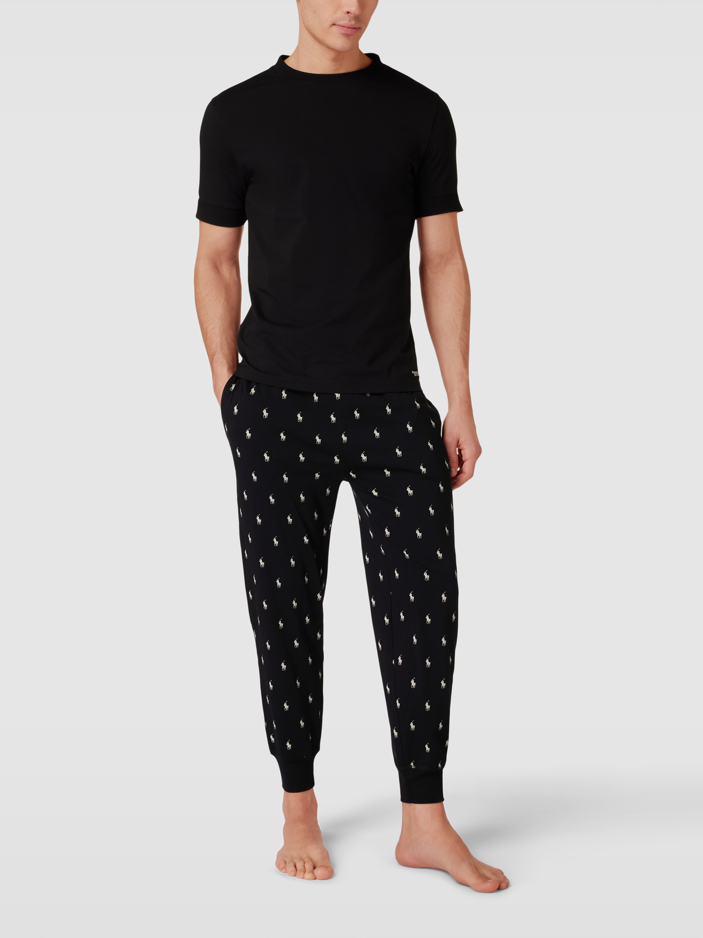 Брюки домашние мужские Polo Ralph Lauren 1713702 черные L доставка из-за рубежа, Черный, 1713702
Брюки домашние мужские Polo Ralph Lauren 1713702 черные L доставка из-за рубежа, Черный, 1713702