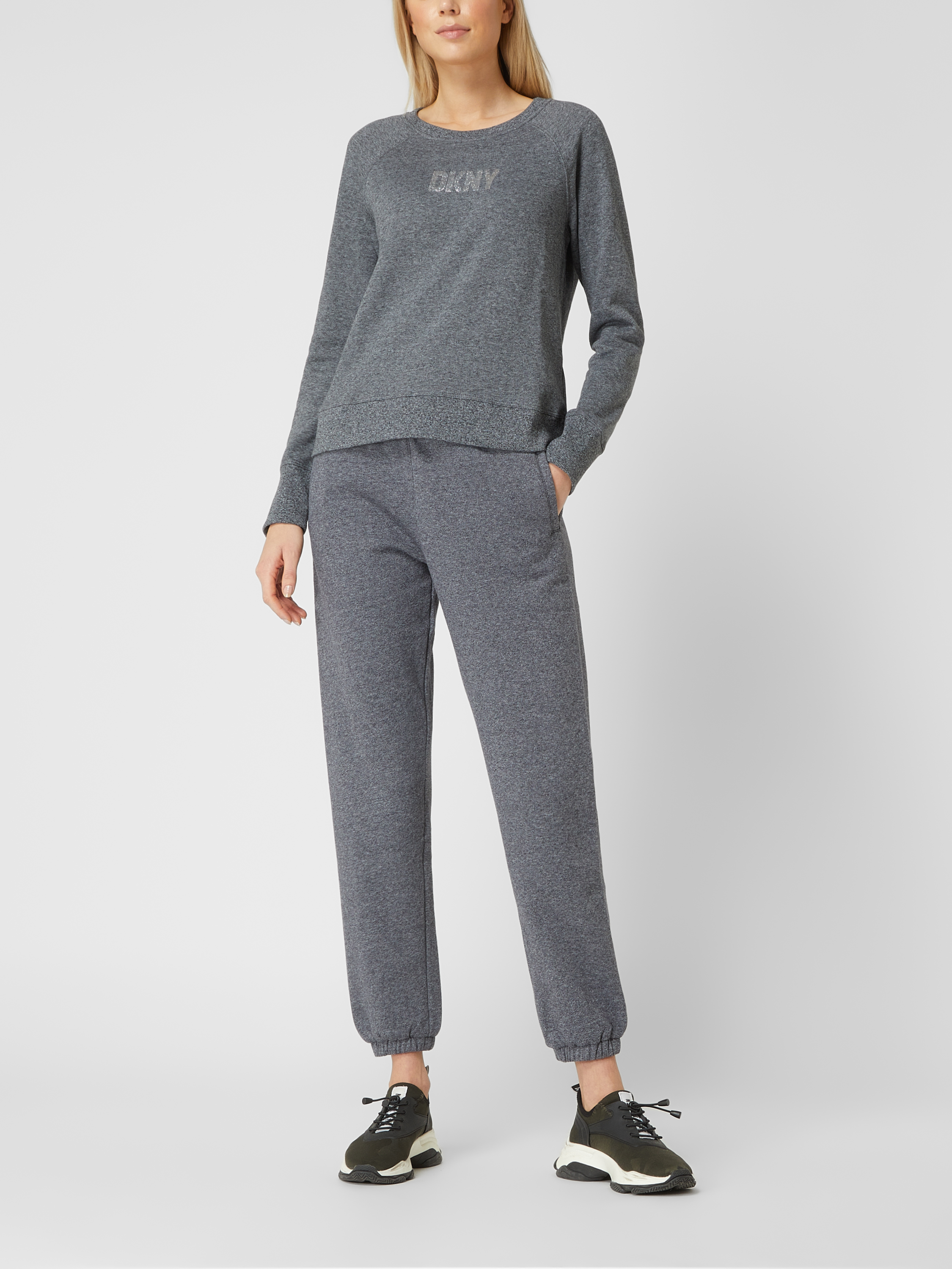 Спортивные брюки женские DKNY 1626574 серые M доставка из-за рубежа, Серый, 1626574
Спортивные брюки женские DKNY 1626574 серые M доставка из-за рубежа, Серый, 1626574