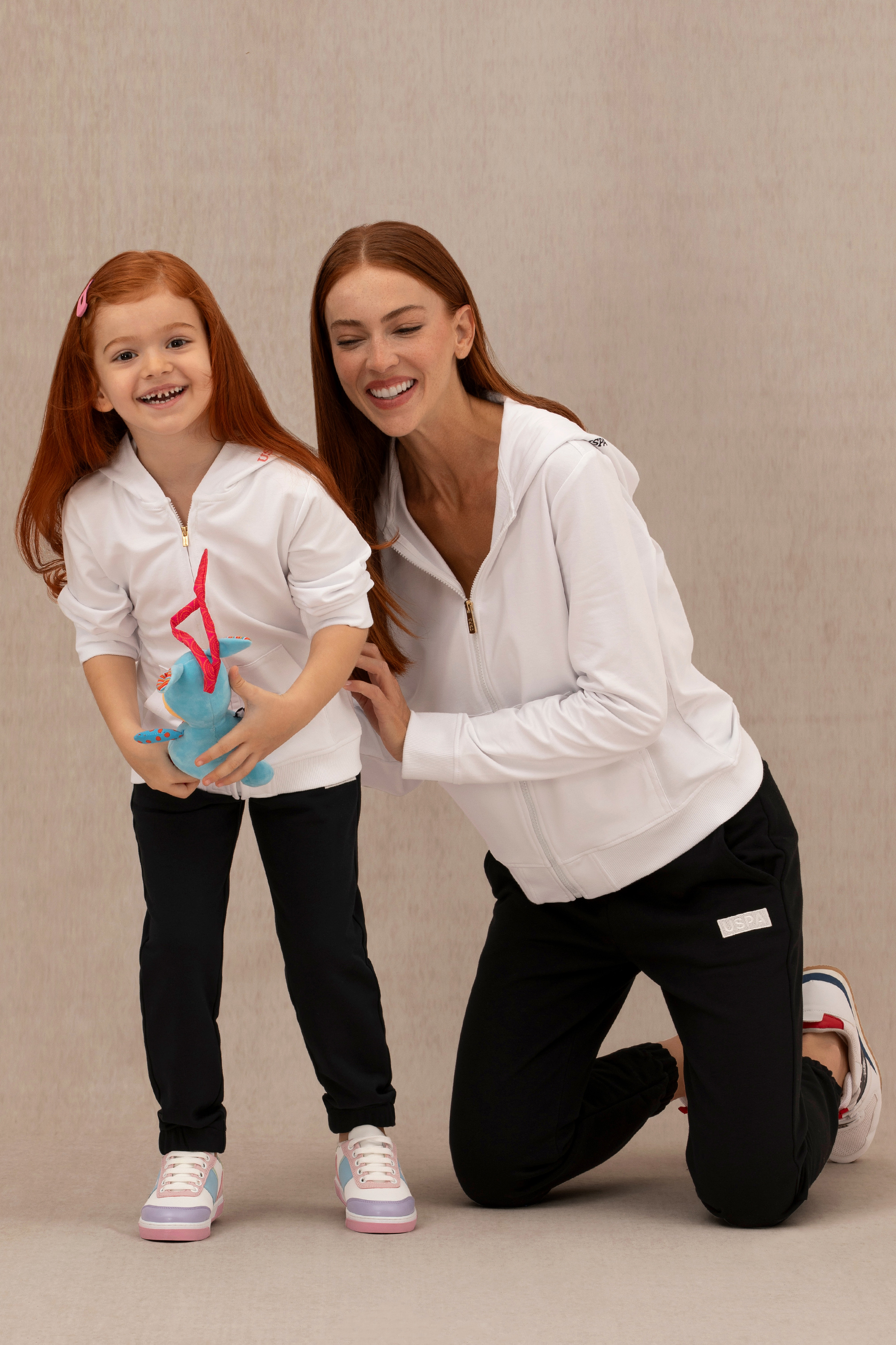 Толстовка детская US Polo Assn G084SZ0820USPOKIDS-E_VR013, белый, 140, G084SZ0820USPOKIDS-E_VR013
Толстовка детская US Polo Assn G084SZ0820USPOKIDS-E_VR013, белый, 140, G084SZ0820USPOKIDS-E_VR013