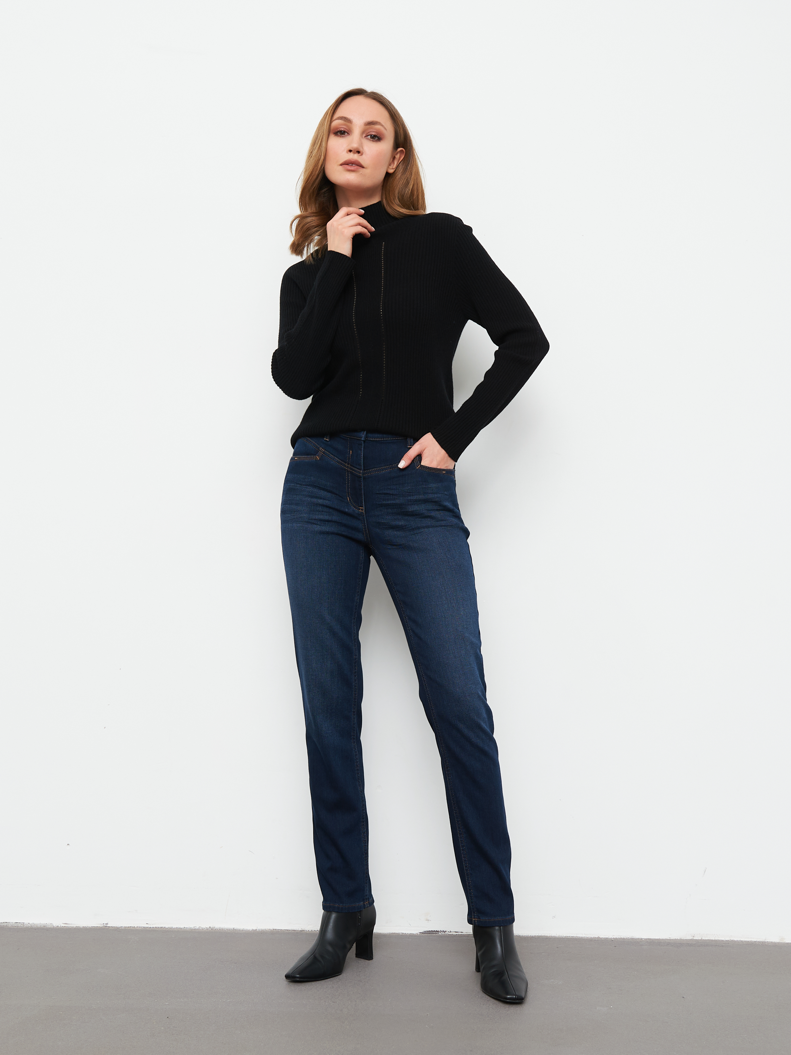 Джинсы женские Gerry Weber 122119-66889-868003-36R синие 36R, Синий, 122119-66889
Джинсы женские Gerry Weber 122119-66889-868003-36R синие 36R, Синий, 122119-66889