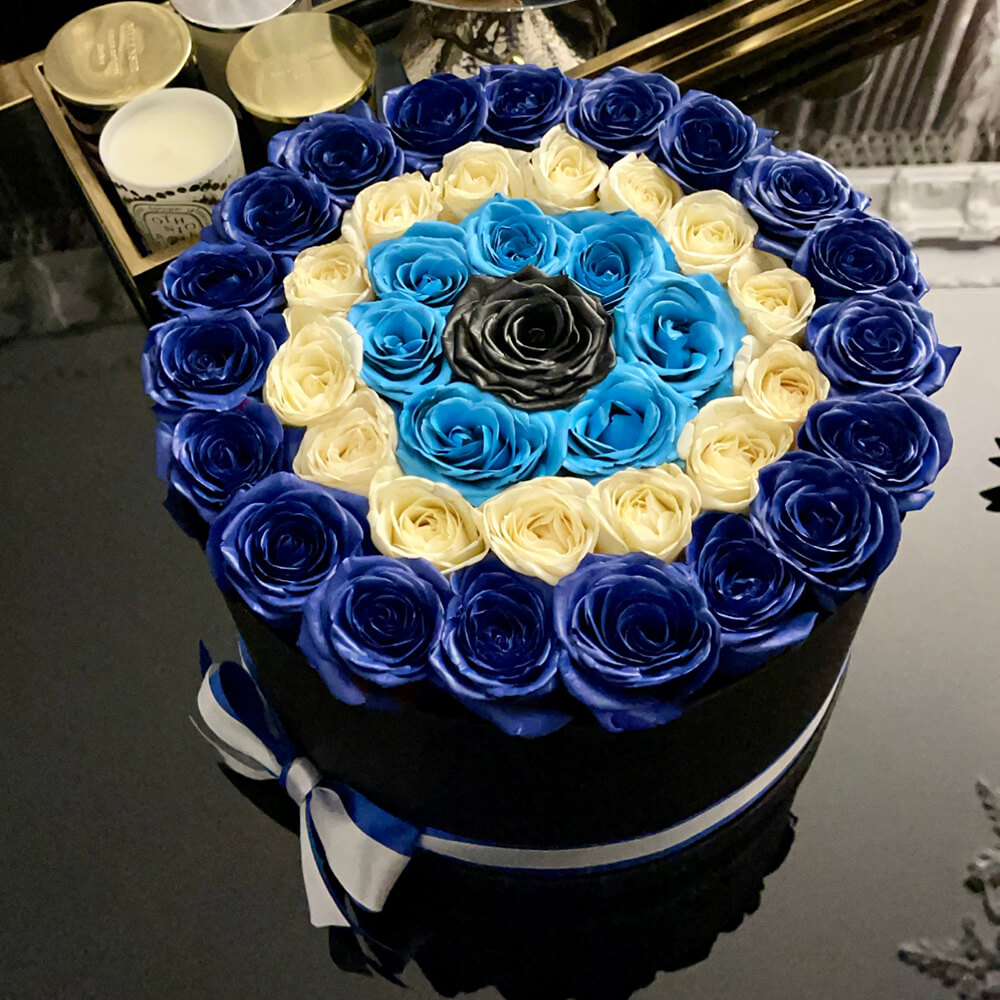 Мужские букеты Venus in Fleurs Синяя спираль с белыми розами 811287, Синяя спираль с белыми розами 
Мужские букеты Venus in Fleurs Синяя спираль с белыми розами 811287, Синяя спираль с белыми розами