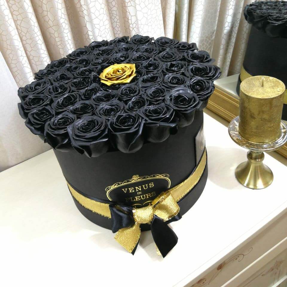 Цветы в коробке Venus in Fleurs Черные розы в коробке "Black Point" 808157, Черные розы в коробке "Black Point"
Цветы в коробке Venus in Fleurs Черные розы в коробке "Black Point" 808157, Черные розы в коробке "Black Point"
