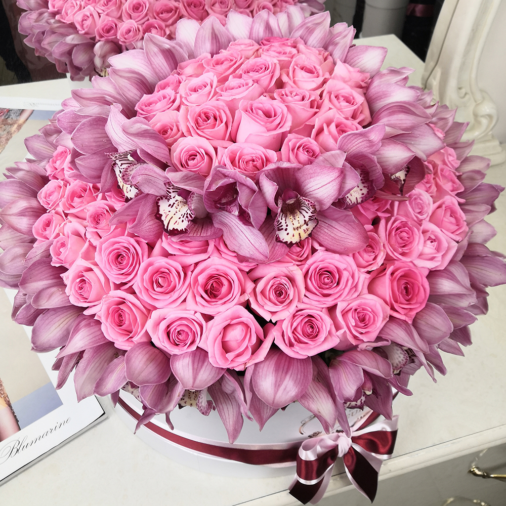 Сложная флористика Venus in Fleurs Композиция из роз и орхидей "Flower cake" 808704, Композиция из роз и бордовых орхидей "Flower cake"
Сложная флористика Venus in Fleurs Композиция из роз и орхидей "Flower cake" 808704, Композиция из роз и бордовых орхидей "Flower cake"