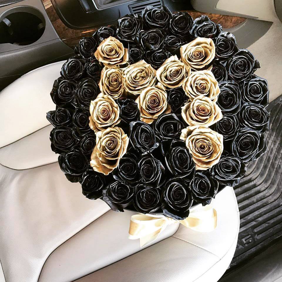 Мужские букеты Venus in Fleurs Композиция из черных роз "Elegant letter" 808532, Композиция из черных роз "Elegant letter"
Мужские букеты Venus in Fleurs Композиция из черных роз "Elegant letter" 808532, Композиция из черных роз "Elegant letter"
