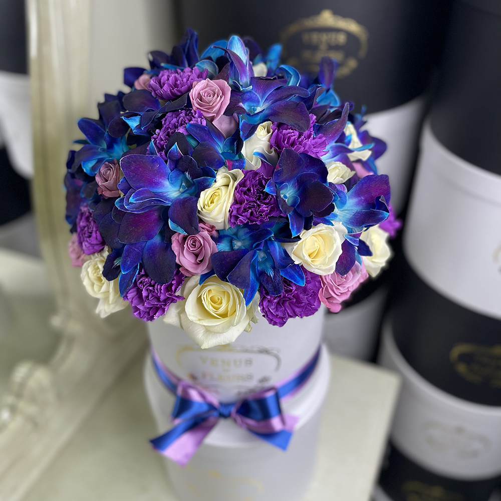 Цветы в коробке Venus in Fleurs "Голубая Лагуна" - 51 шт 808780, "Голубая Лагуна" - 51 шт
Цветы в коробке Venus in Fleurs "Голубая Лагуна" - 51 шт 808780, "Голубая Лагуна" - 51 шт