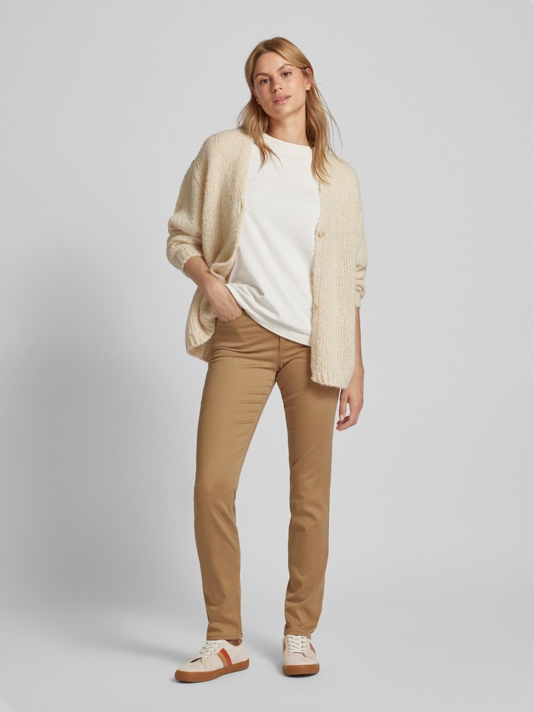 Брюки женские Brax 71-1707 09910920 бежевые 38, Бежевый, 71-1707 09910920 
Брюки женские Brax 71-1707 09910920 бежевые 38, Бежевый, 71-1707 09910920