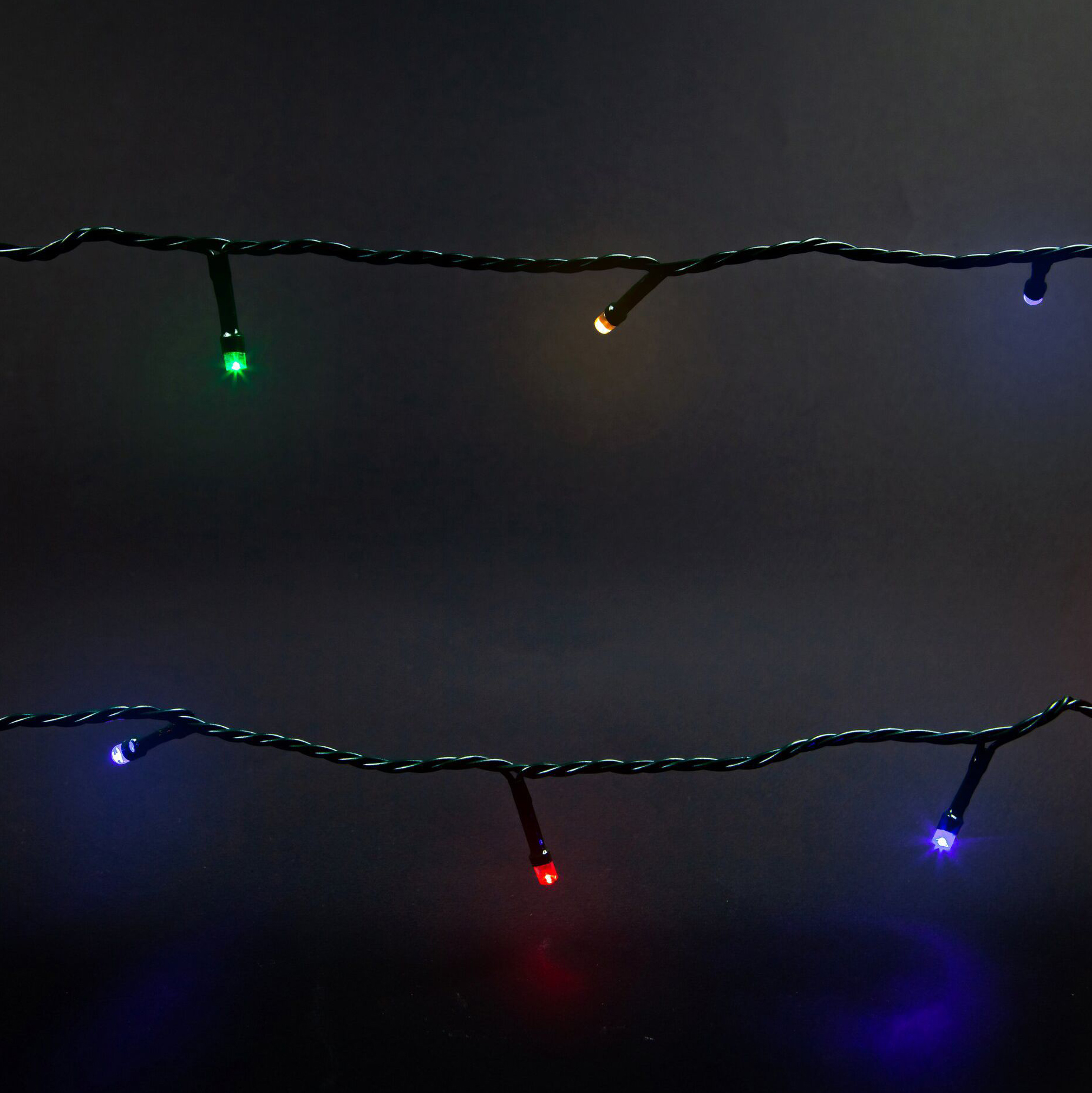 Гирлянда нить SH LIGHTS 120 LED мультиколор 12м 
Гирлянда нить SH LIGHTS 120 LED мультиколор 12м