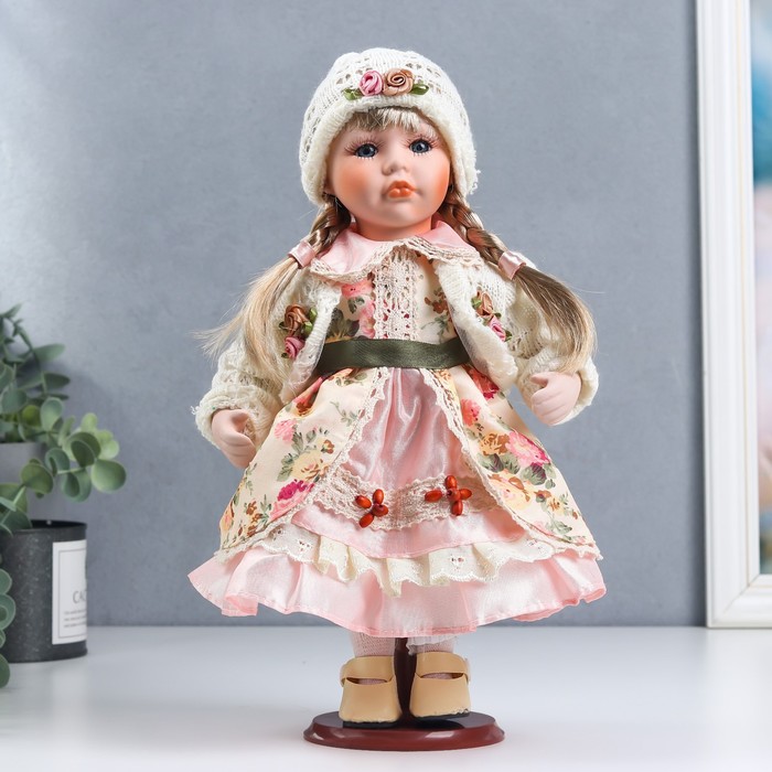 фото Кукла коллекционная керамика "алёна в розовом платье и белой вязанной кофте" 30 см nobrand