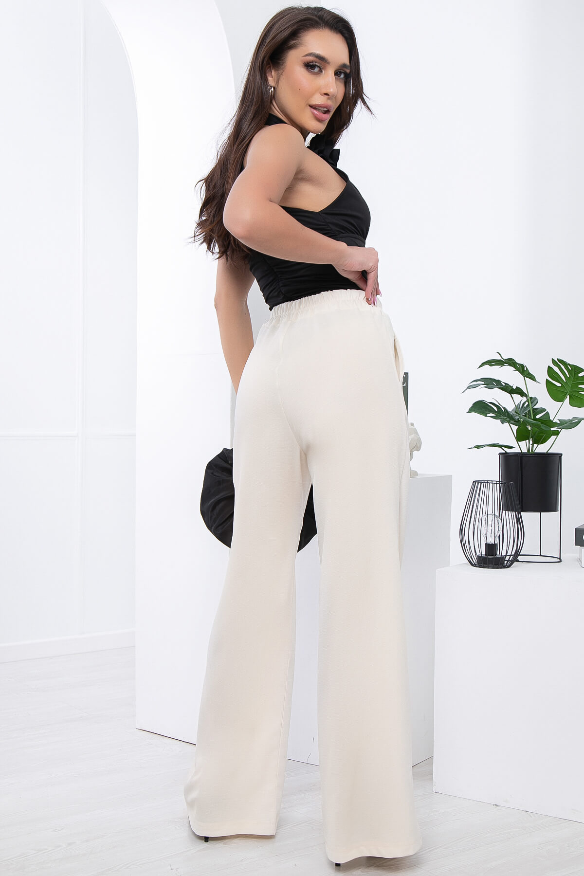 Брюки женские LT Collection Летящей походкой Б6306 бежевые 46 RU, Бежевый, Летящей походкой Б6306
Брюки женские LT Collection Летящей походкой Б6306 бежевые 46 RU, Бежевый, Летящей походкой Б6306