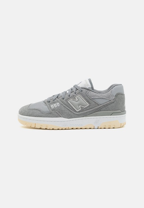 Кеды женские New Balance Bb550 Unisex серые 38.5 EU (доставка из-за рубежа), Серый, Bb550 Unisex
Кеды женские New Balance Bb550 Unisex серые 38.5 EU (доставка из-за рубежа), Серый, Bb550 Unisex