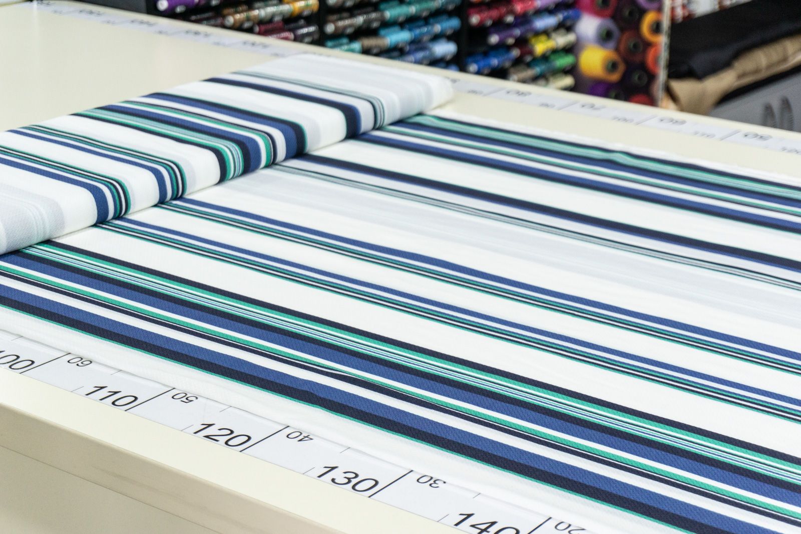 Ткань UNOFABRIC 22050-32-O1 вискоза жаккард. франция. Ткань для шитья 1,4м 140x148 см, Белый;синий
Ткань UNOFABRIC 22050-32-O1 вискоза жаккард. франция. Ткань для шитья 1,4м 140x148 см, Белый;синий
